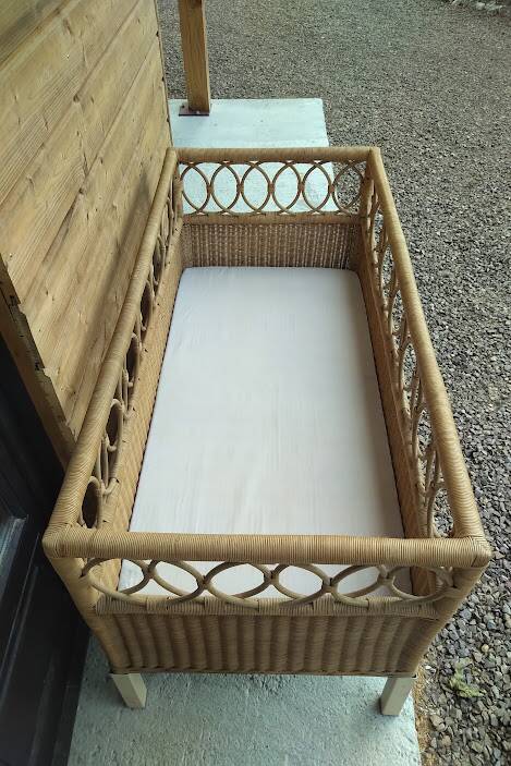 Rattan baby bed