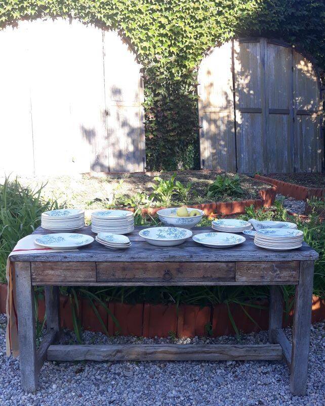 Part of the Floreal service from the Givors Earthenware Factory (Grigny Rhône)