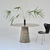 Round dining table in granite from Italy, 1970