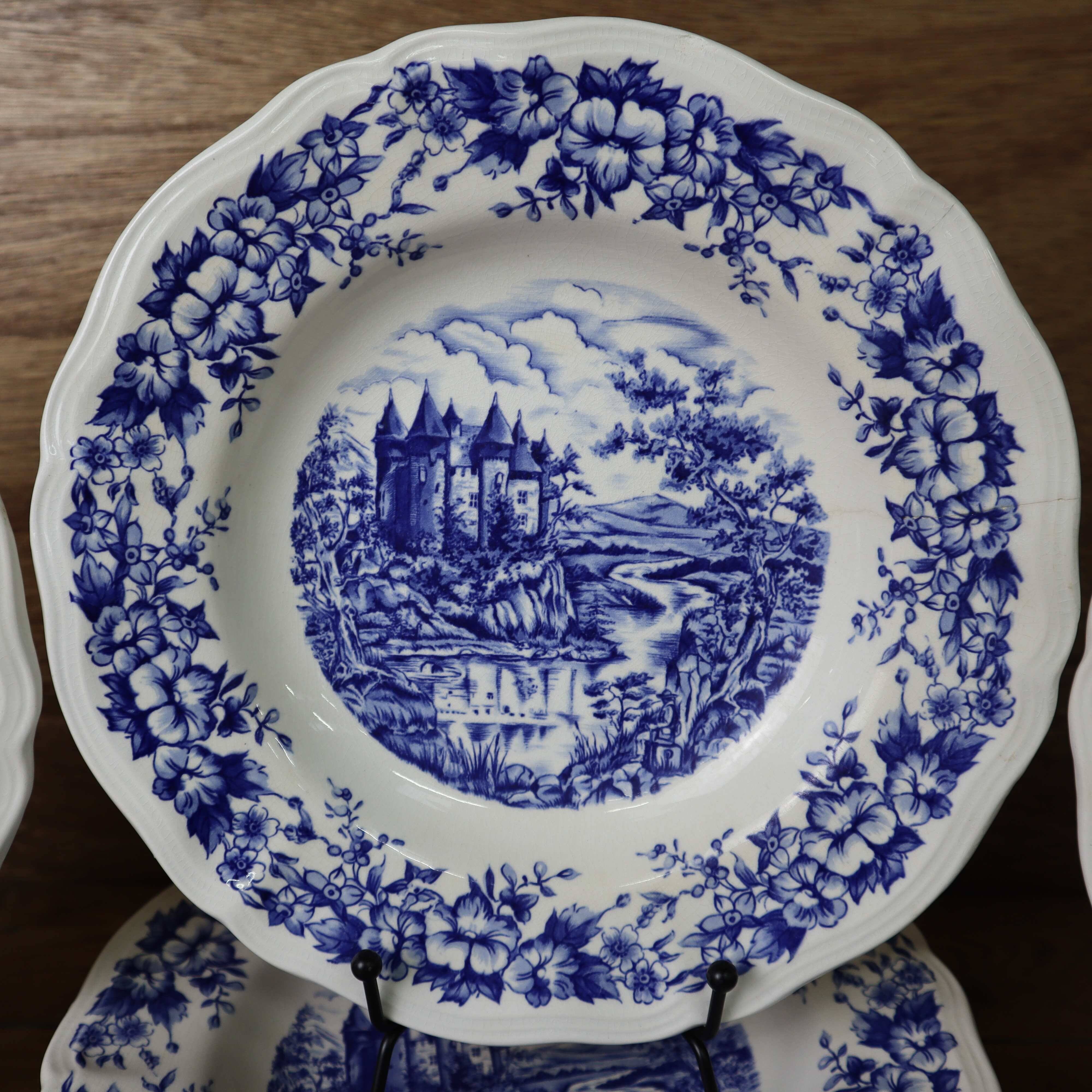 5 vintage Sarreguemines hollow plates, Castle model