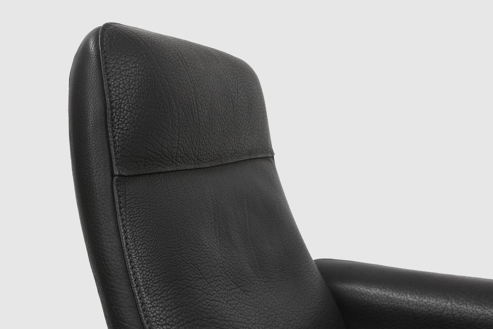 Exceptional De Sede DS50 lounge chair in black leather, Switzerland ca. 1980