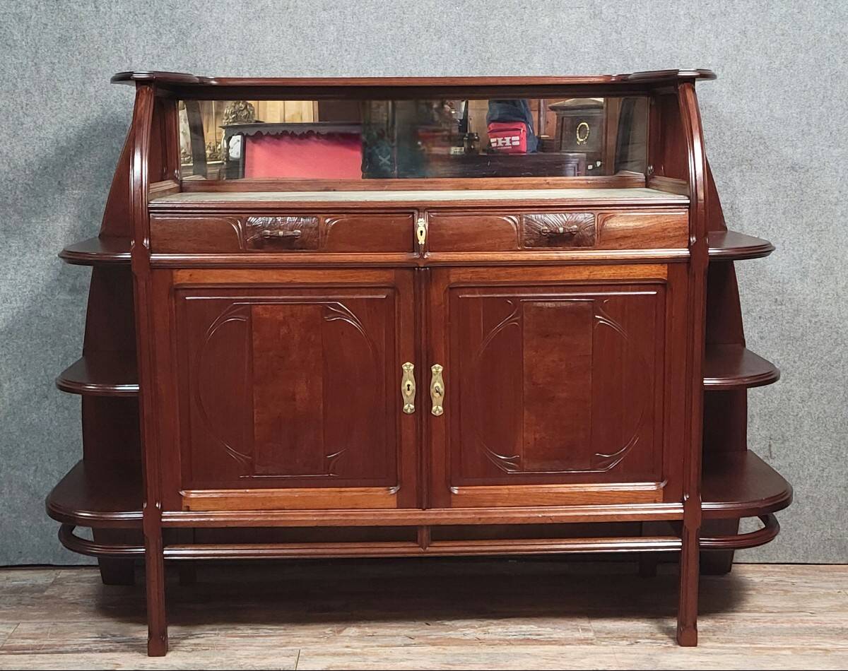 D'après Louis Majorelle : Rare et grand meuble époque Art Nouveau en acajou