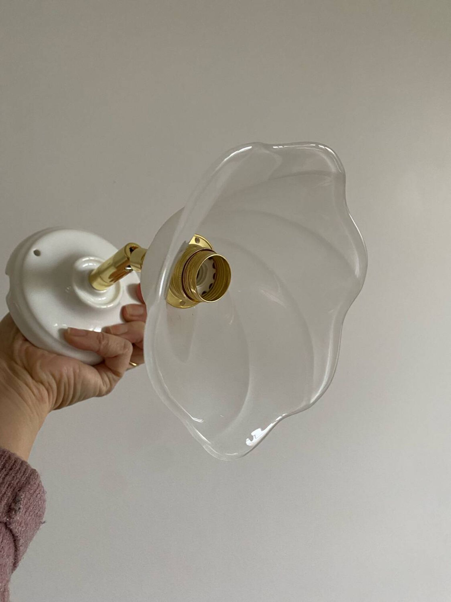Paire d’appliques murales avec globes vintage