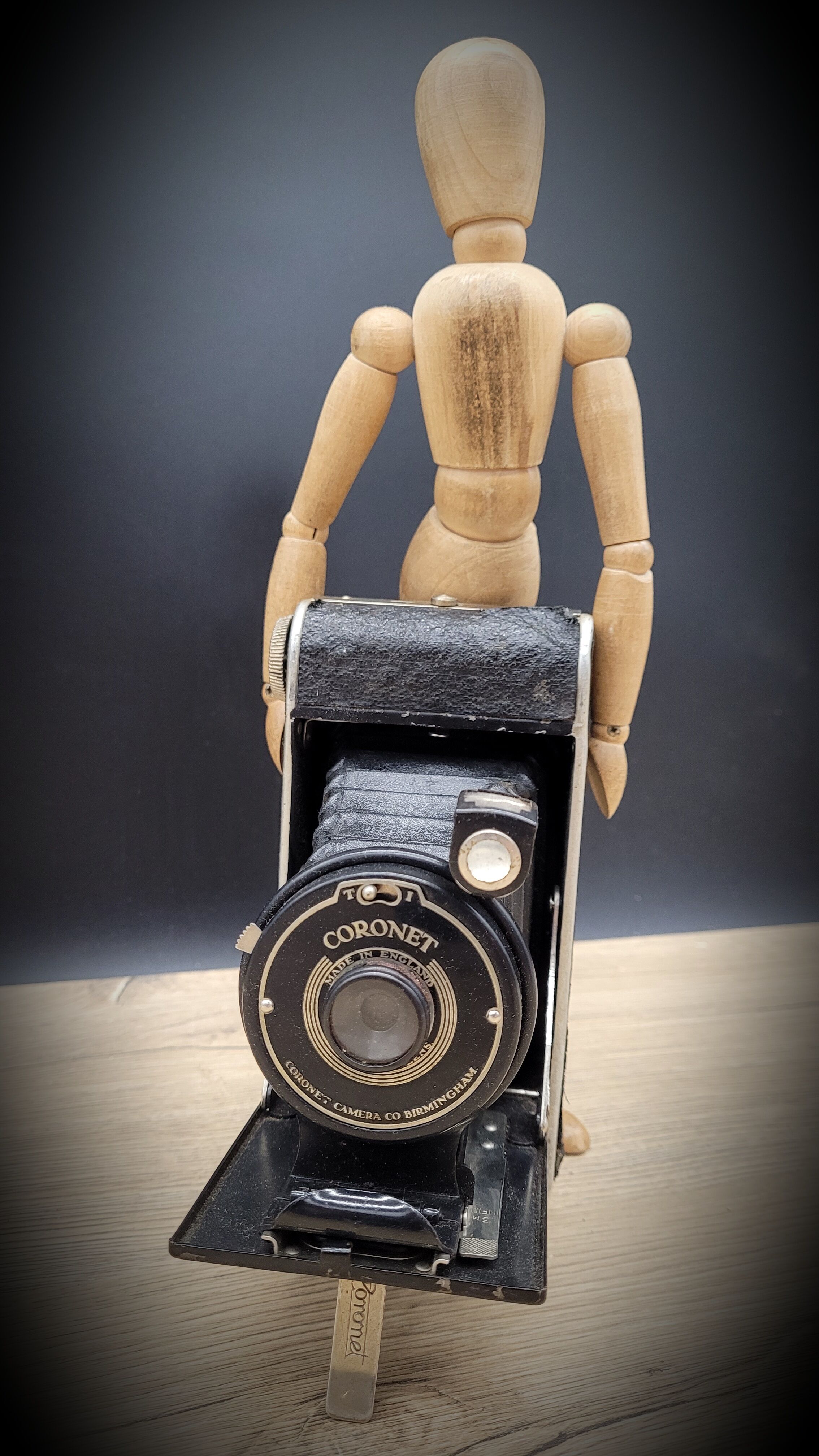 Coronet bellows camera