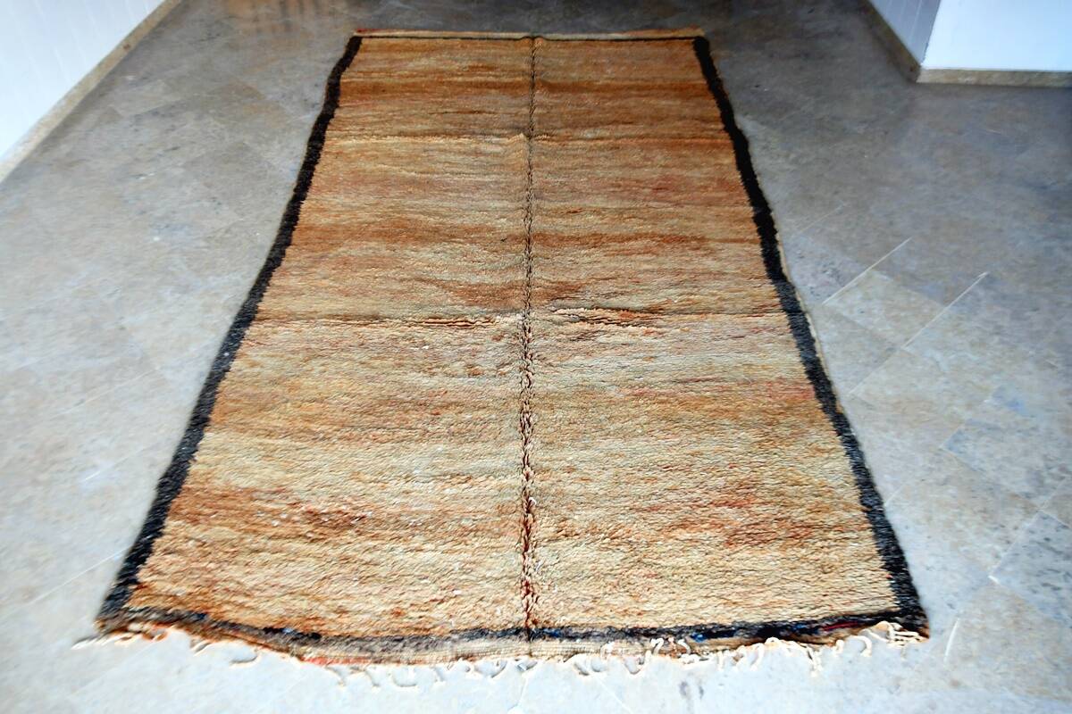 Moroccan Berber rug Boujaad vintage 376 x 185 cm Excellent condition