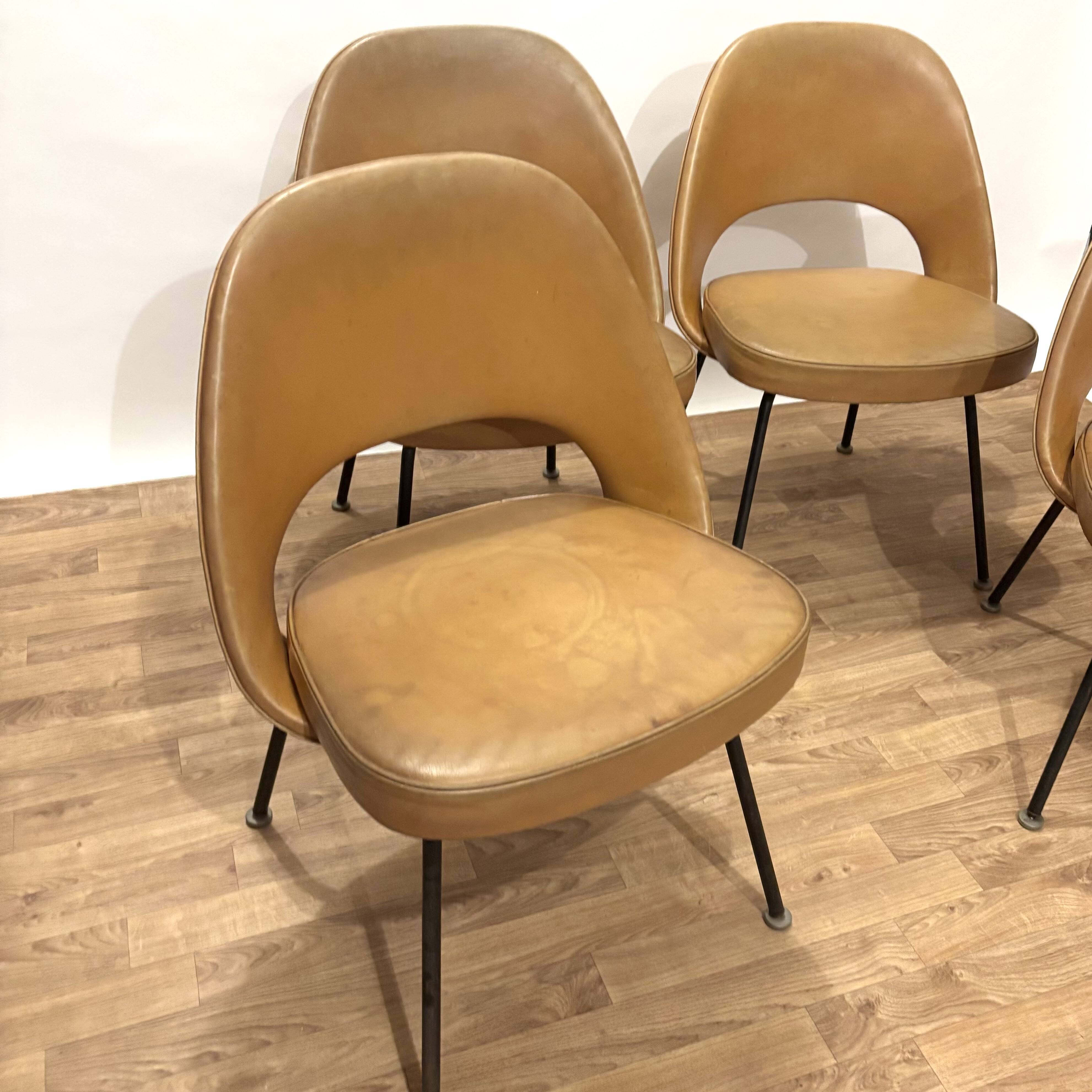 Set de 4 chaises Conférence de Saarinen pour Knoll International