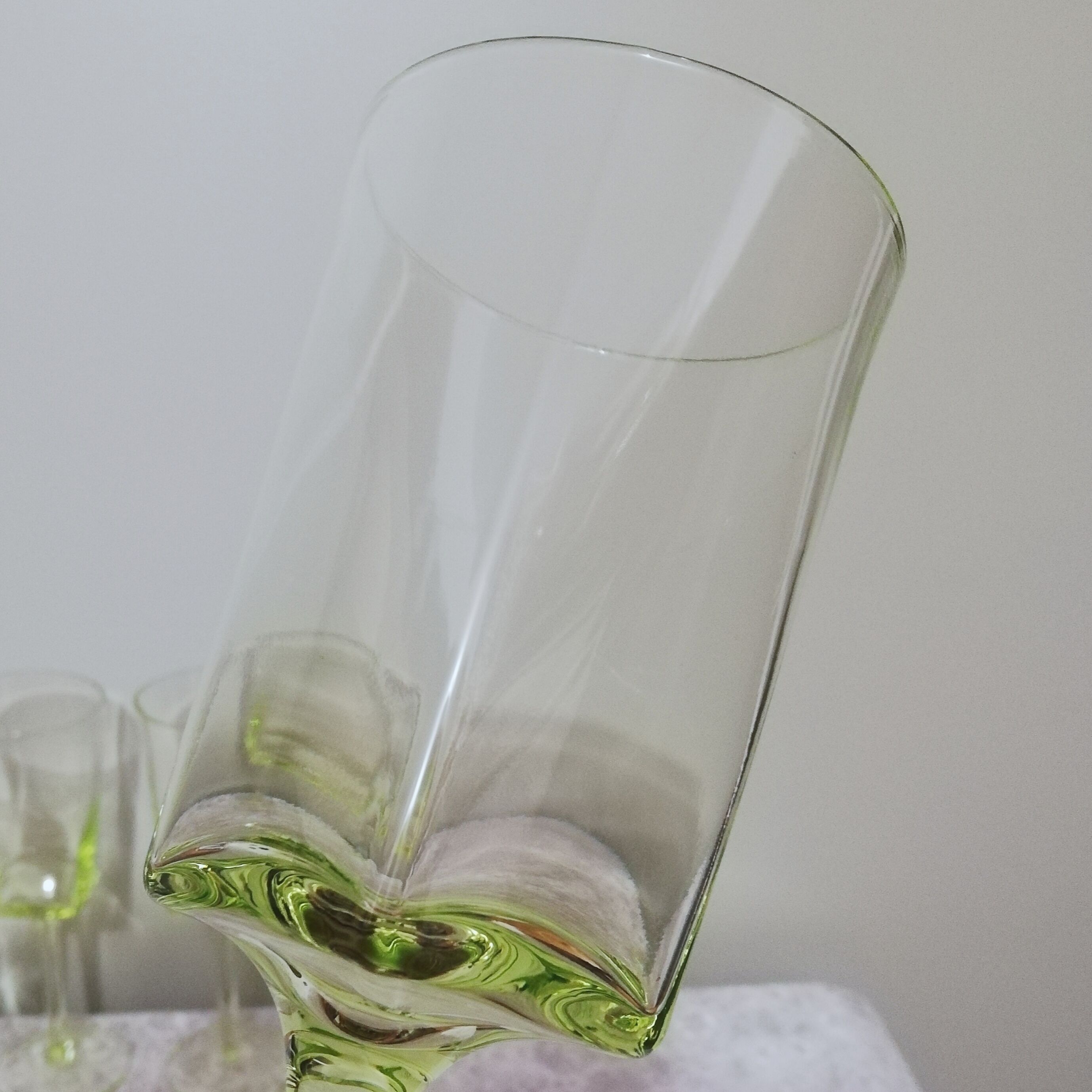 7 stemmed glasses 375ml