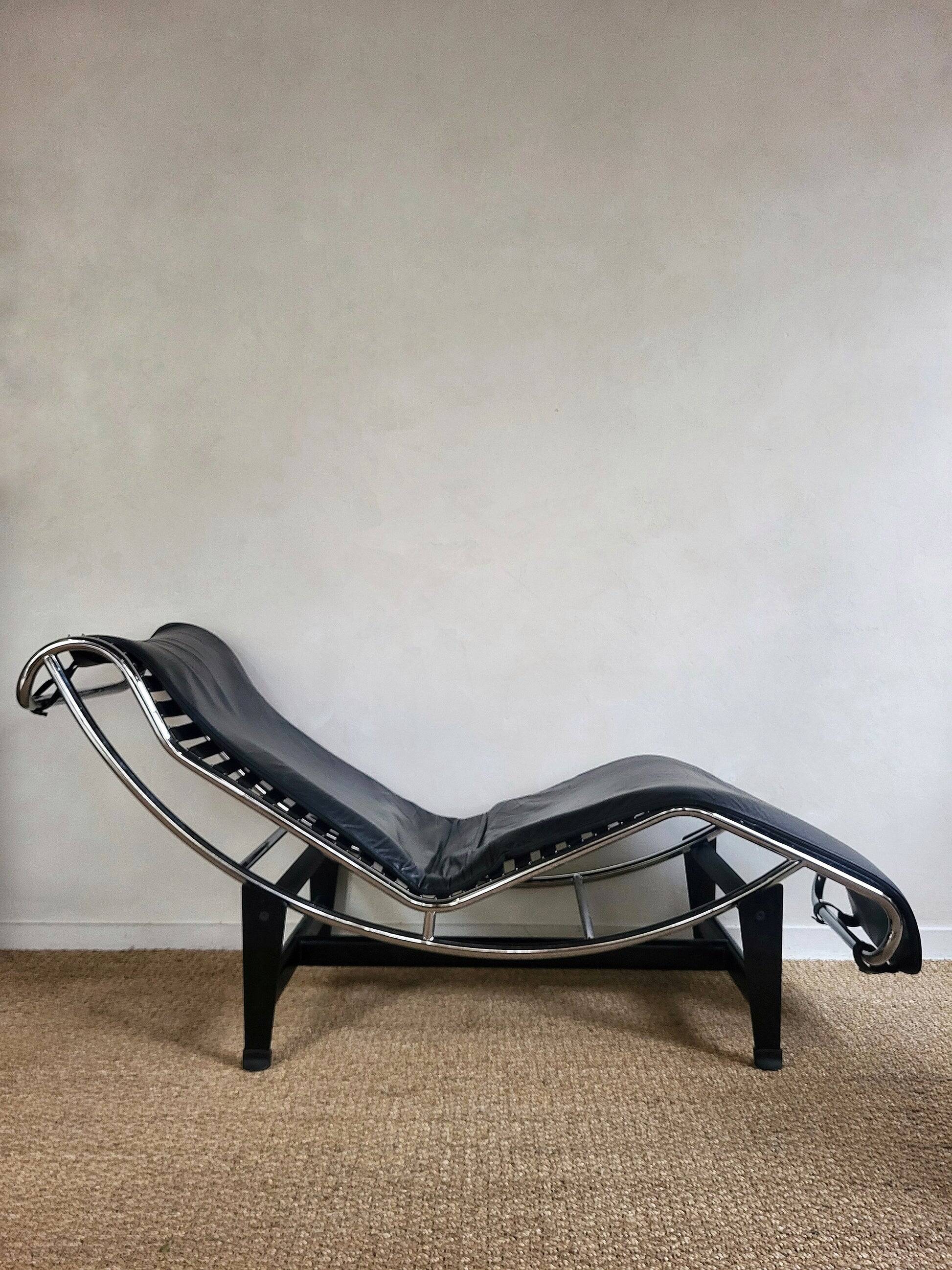 Chaise longue en cuir et acier chromé