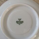 Lot of 5 coffee cups and porcelain saucers