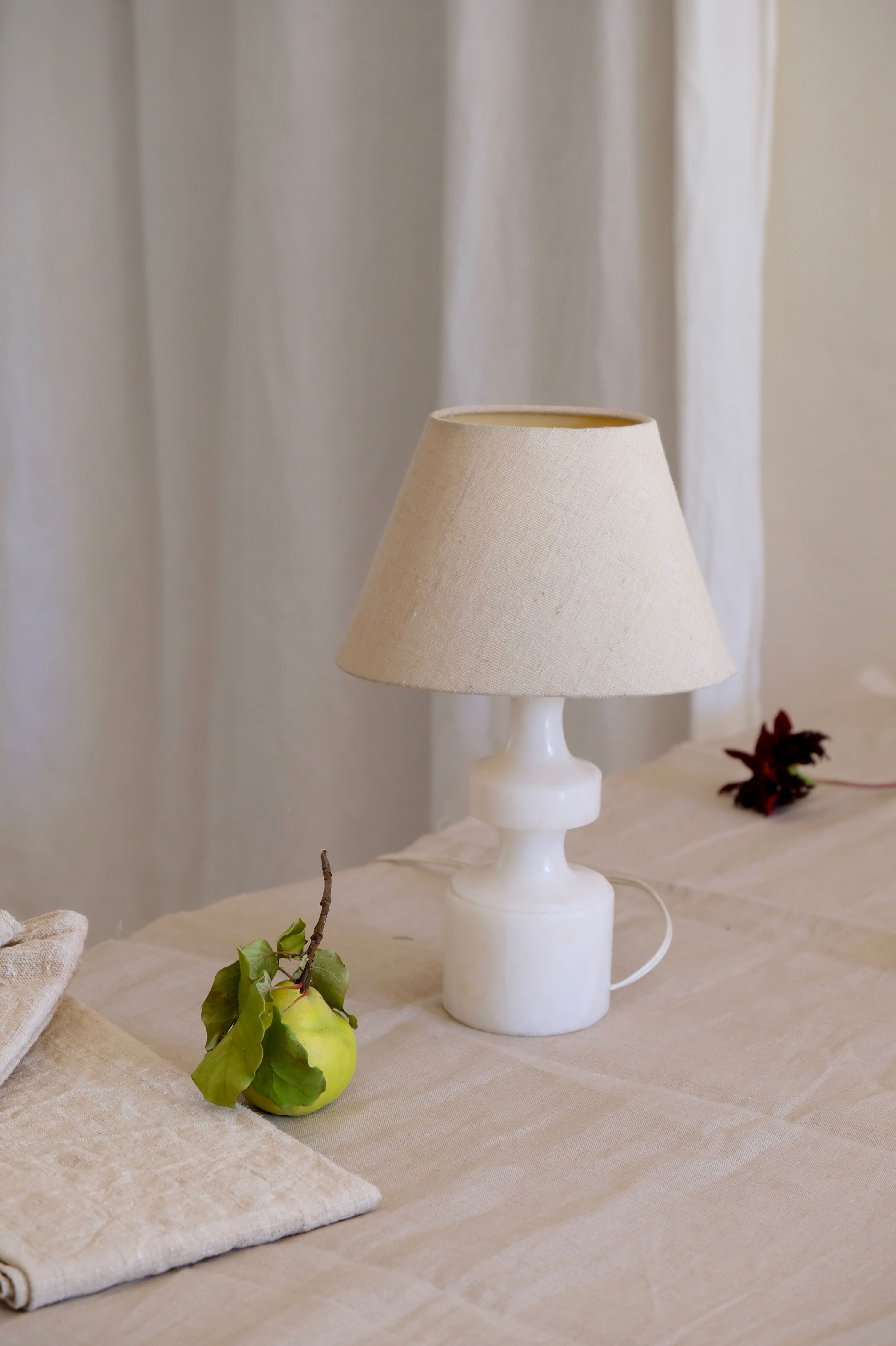 Geometric table lamp in alabaster 50s
