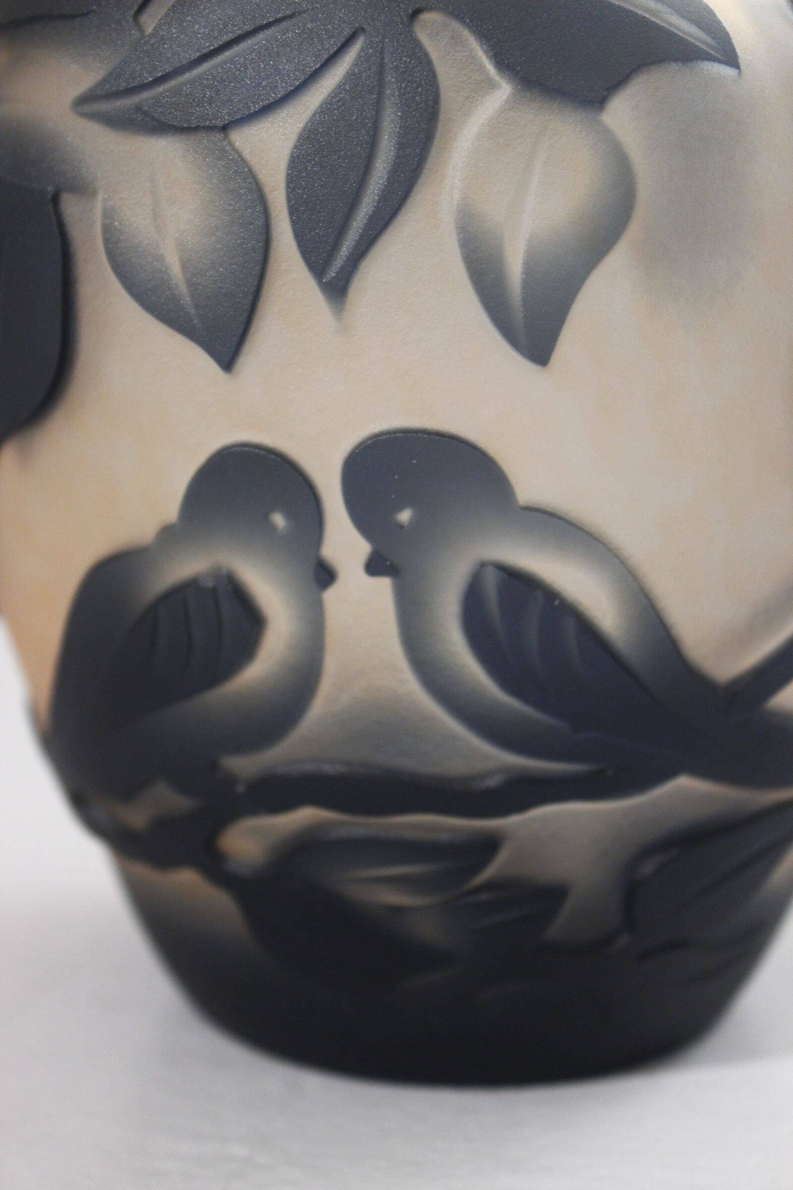 Vianne France vase with birds, acid-etched glass, 20th century.