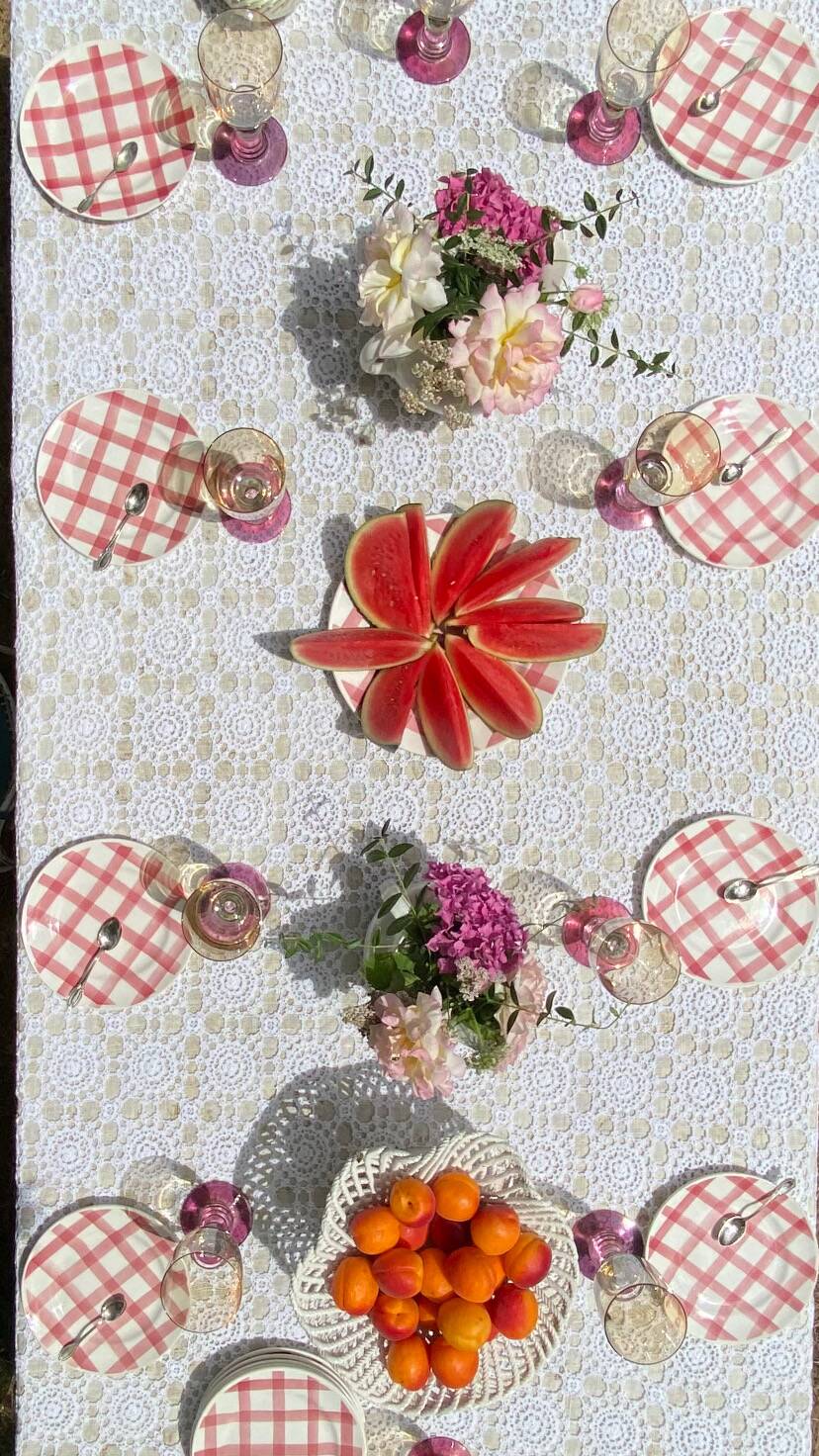 Moulin des Loups plates, "Torchon" checkered pink pattern, 1950s-60s.