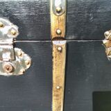 Magnificent travel trunk late 19 th completely renovated