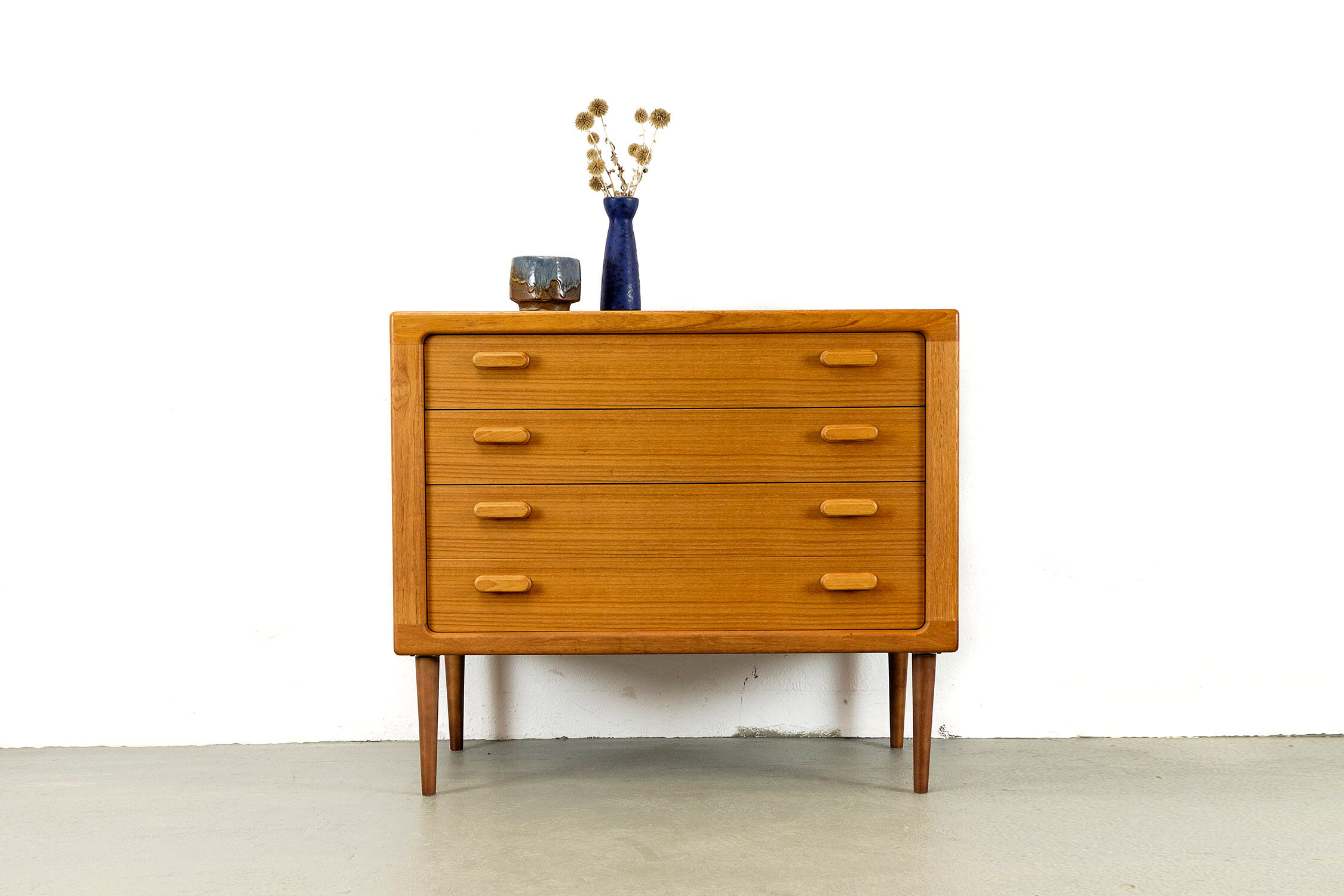 Commode en teck danois de Dyrlund années 1970