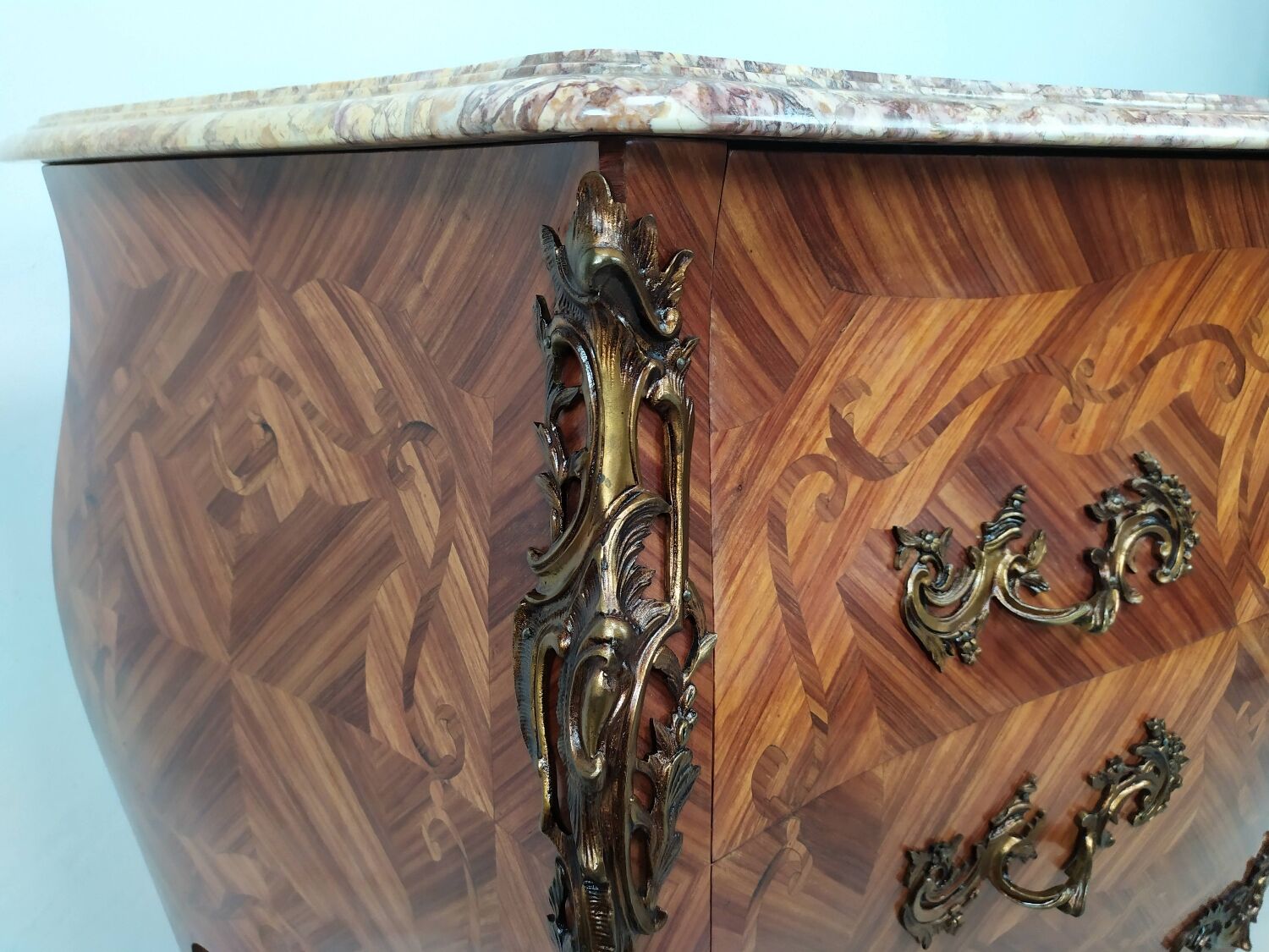 Commode Louis XV galbé