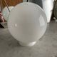 Plafonnier globe opaline vintage