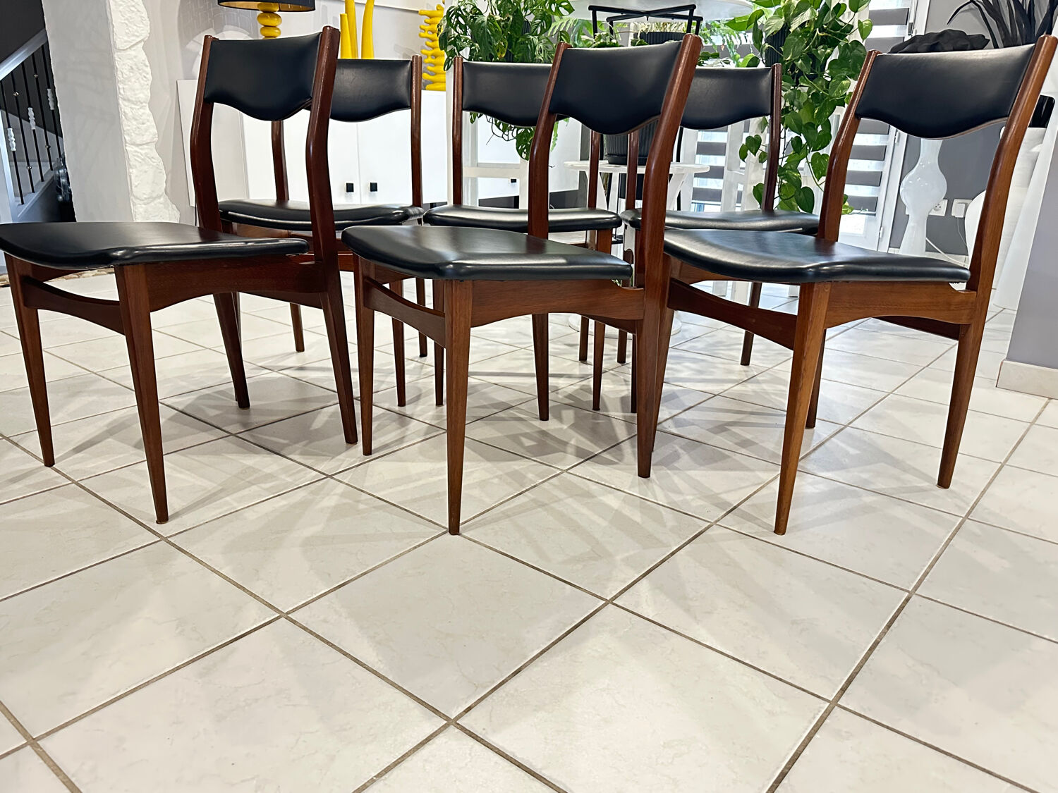 Set of 6 Scandinavian teak chairs, 1970s design.