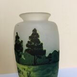 Multilayered glass vase engraved with acid