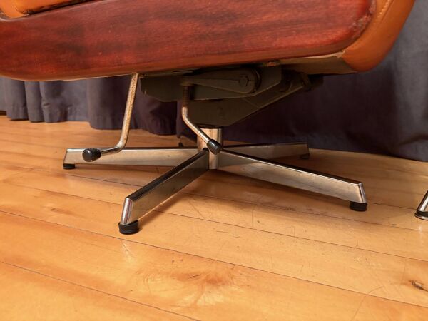 Fauteuil avec repose-pieds, par Ring Mebelfabrikk, Norvège, années 1960