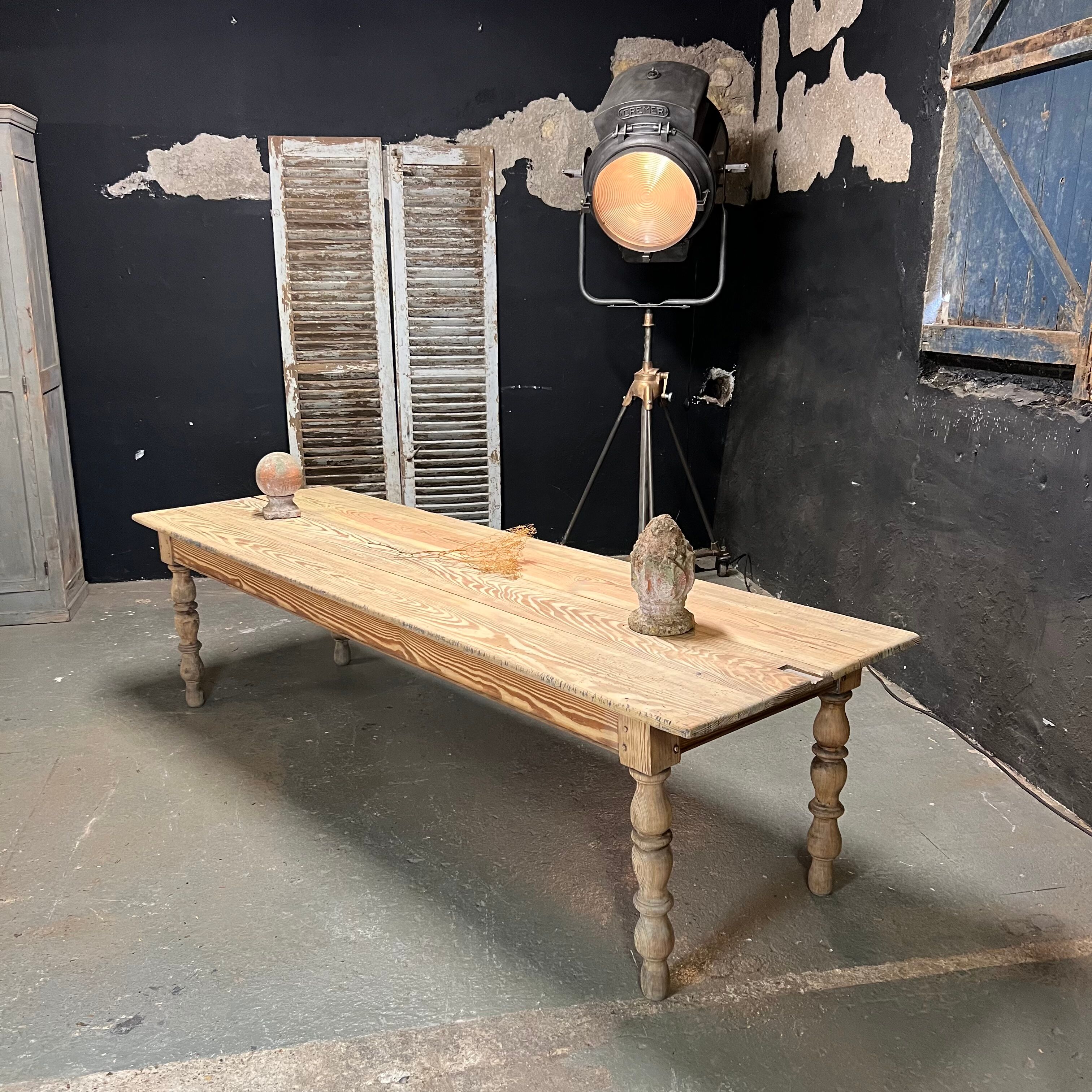 Community farm table 1930