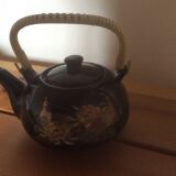 Teapot and cups