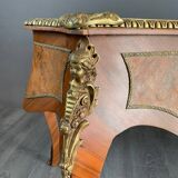 Bureau en marqueterie et bronze doré style Louis XV, XIXème siècle