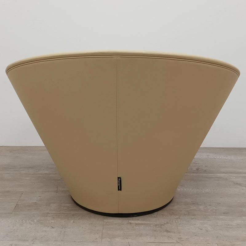 Girola armchair from Tacchini in beige leather.