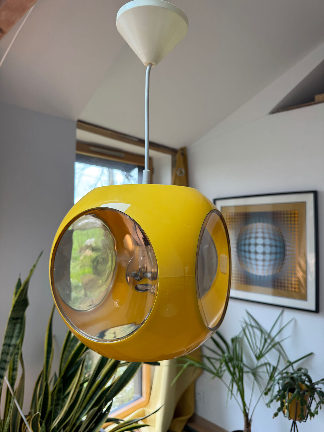 Yellow UFO Space Age suspension attributed to Luigi Colani, 1970s.