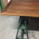 Bureau ancien sur tréteaux