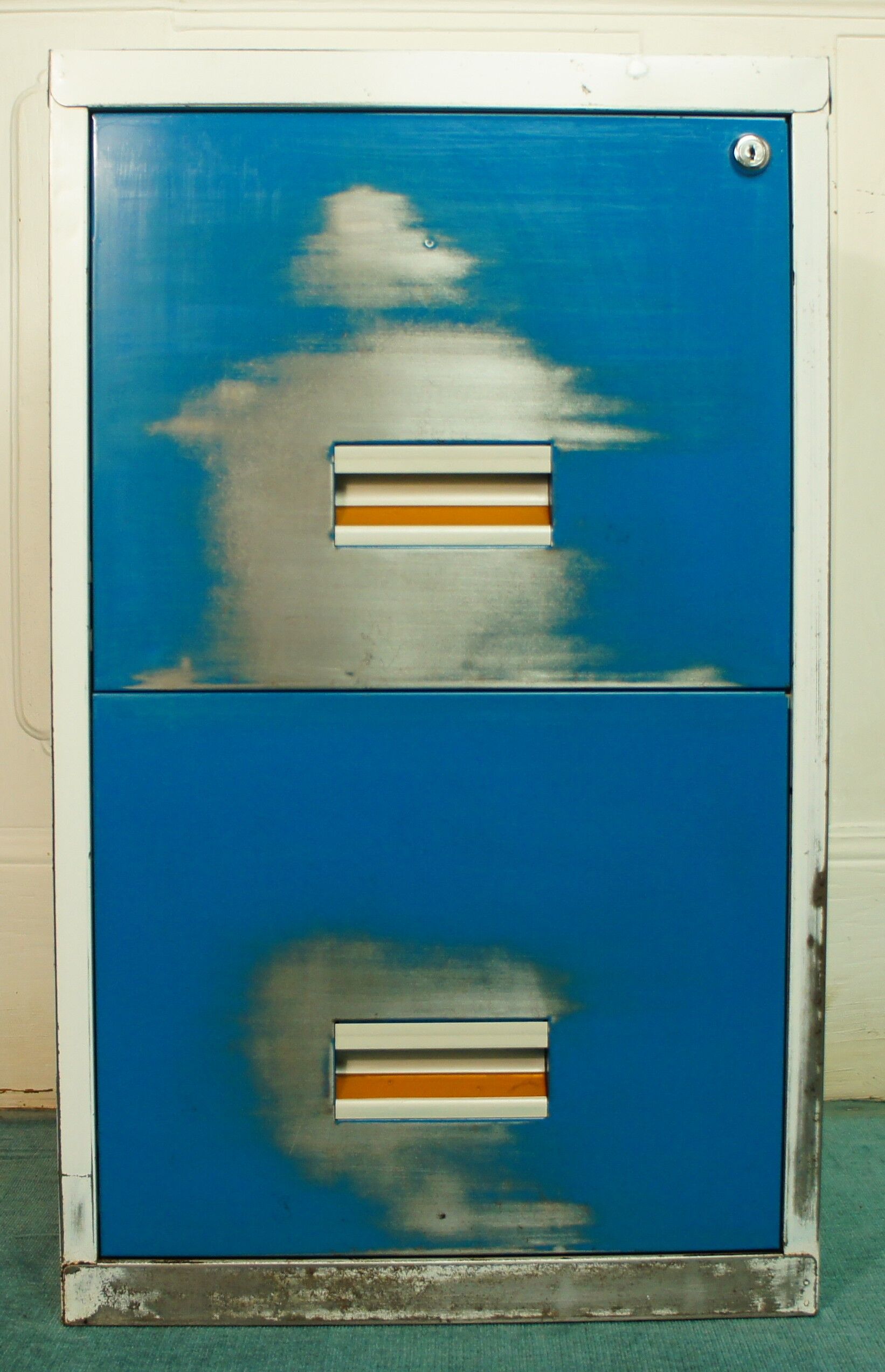 2 metal drawers for hanging backs