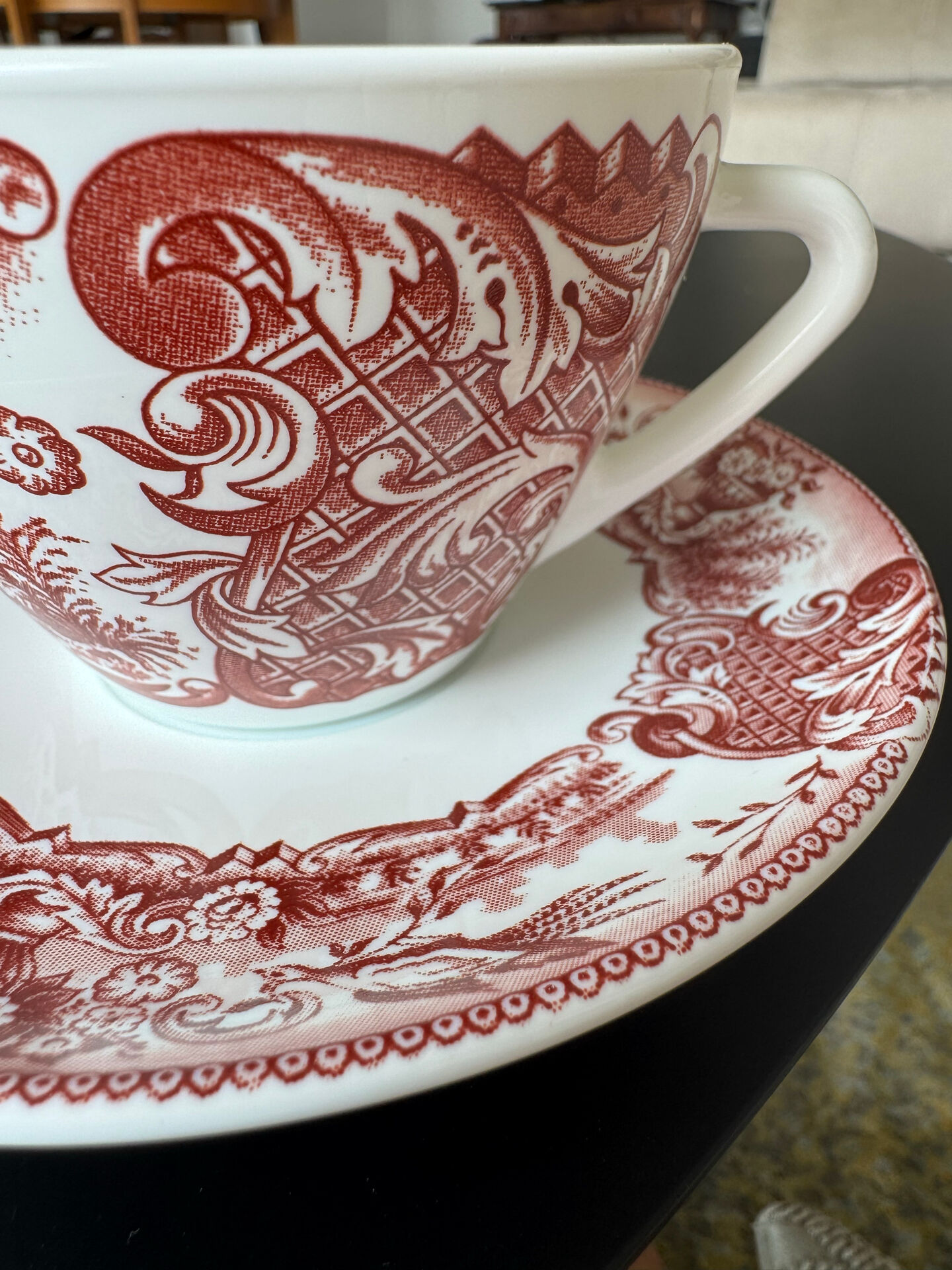 5 cups and 5 saucers Rivanel in red opaline from the 1970s.