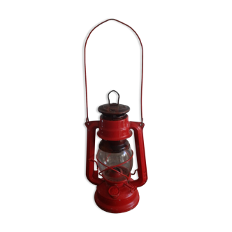 Kerosene lamp