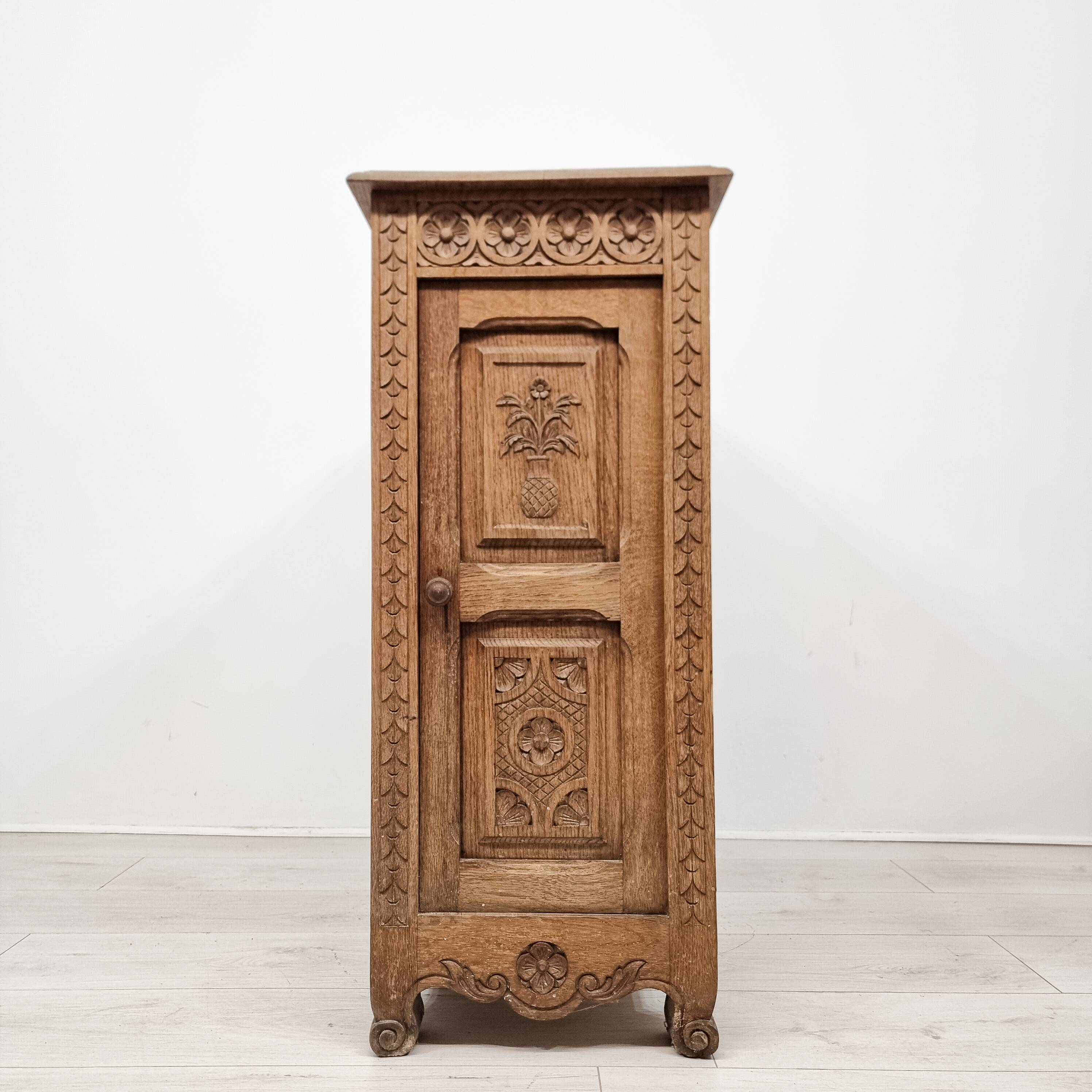 Art Nouveau bar furniture 1920