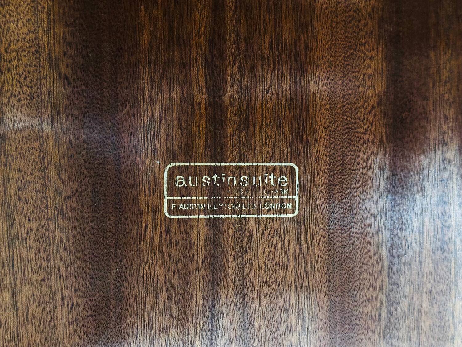 Vintage Austinsuite 1960s wardrobe