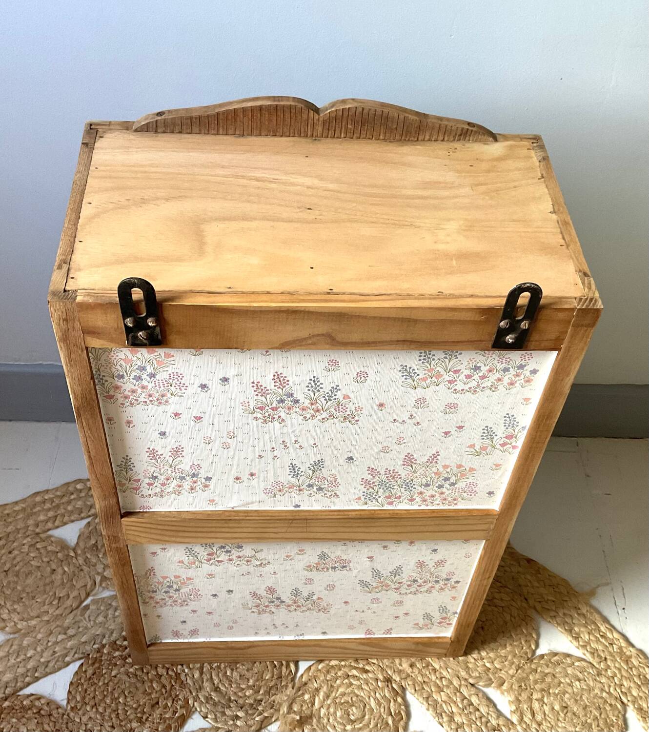 Art Deco bathroom cabinet