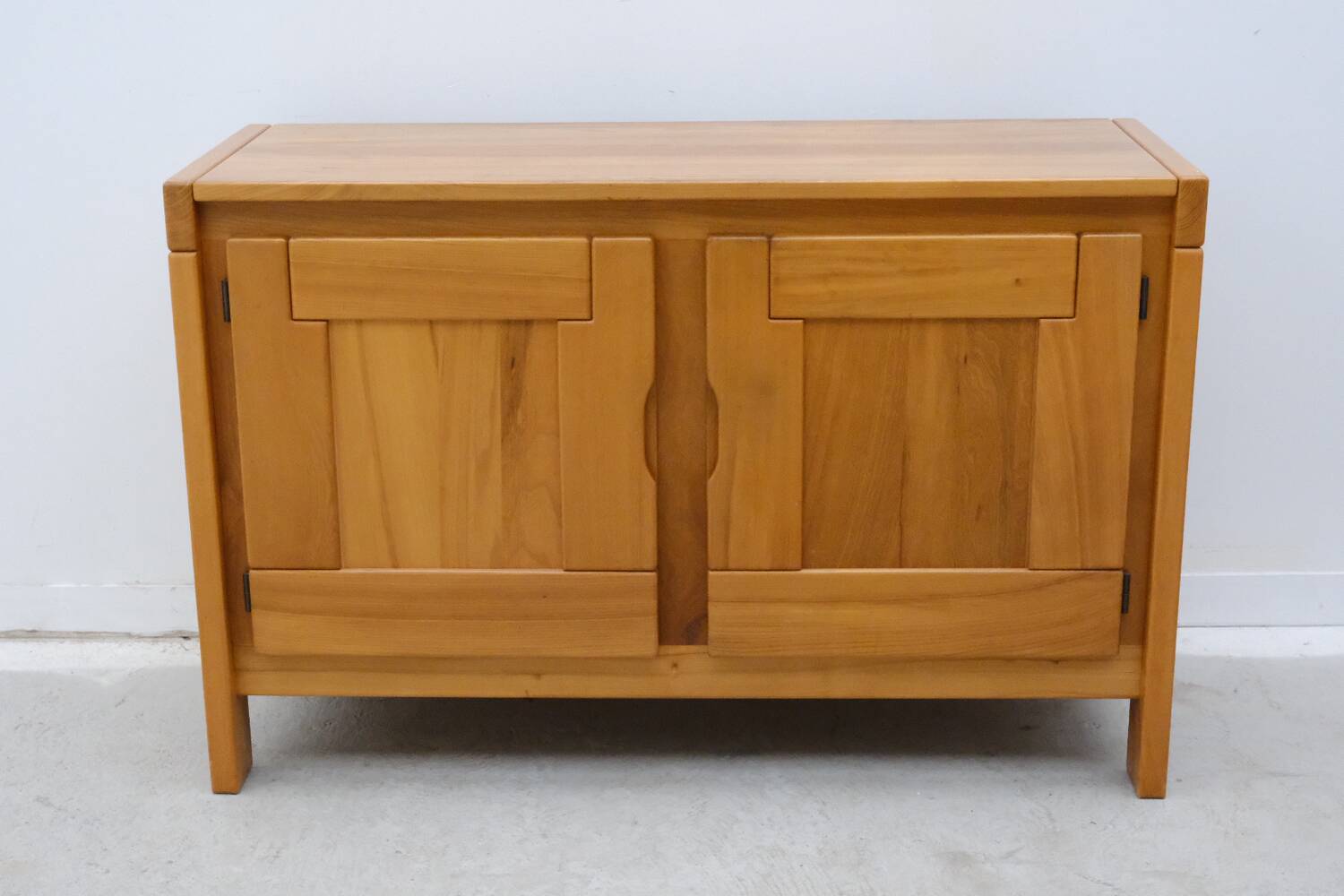 Maison REGAIN 2-door sideboard in solid elm