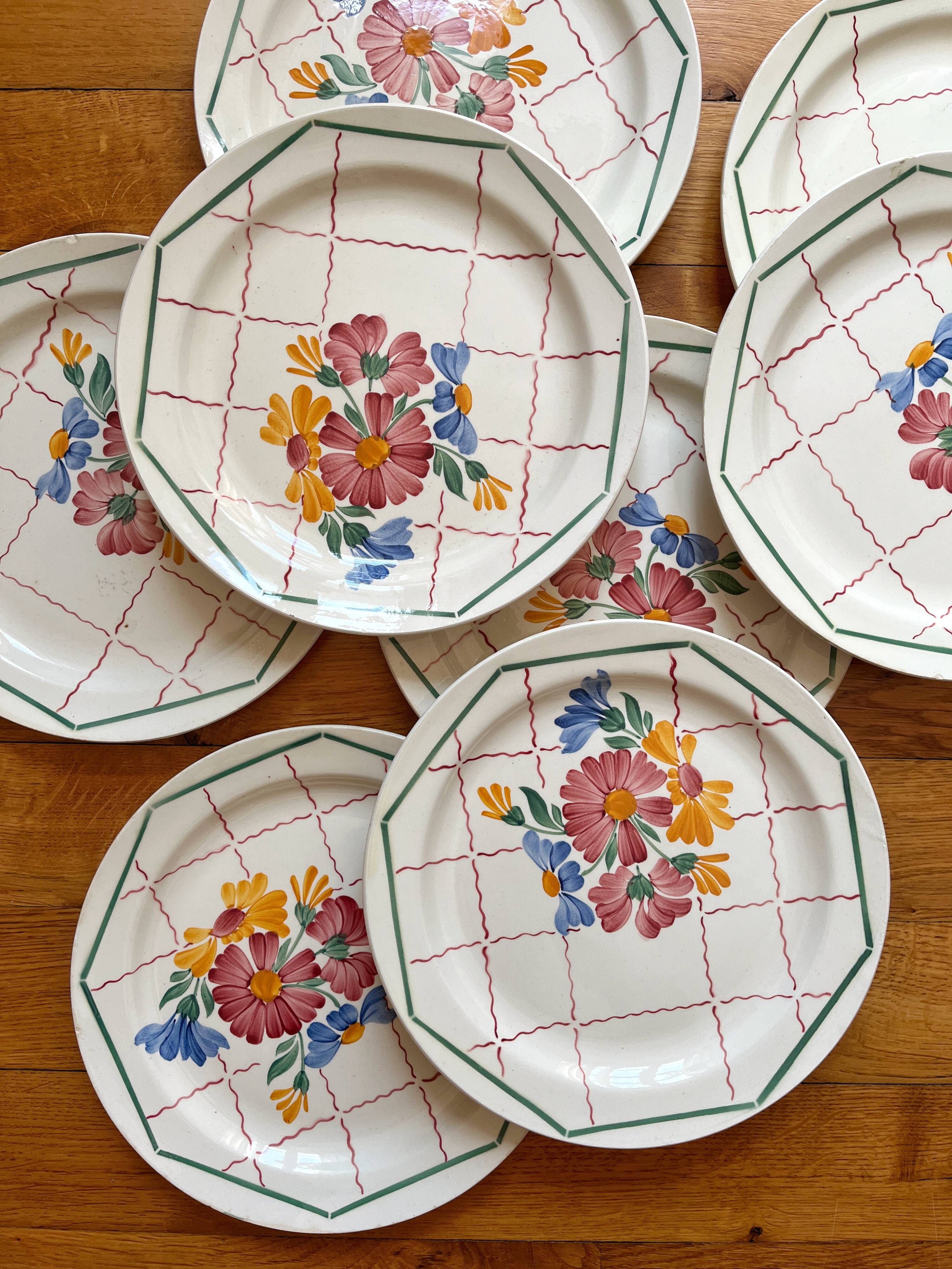 8 flat plates in Grasse earthenware, HBCM (Hippolyte Boulenger, Creil Montereau)