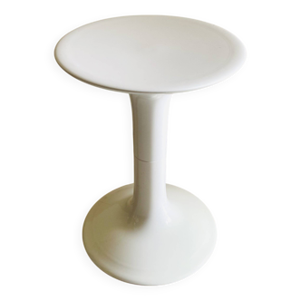 Stool with iconic design and tulip base, published by Tatay.