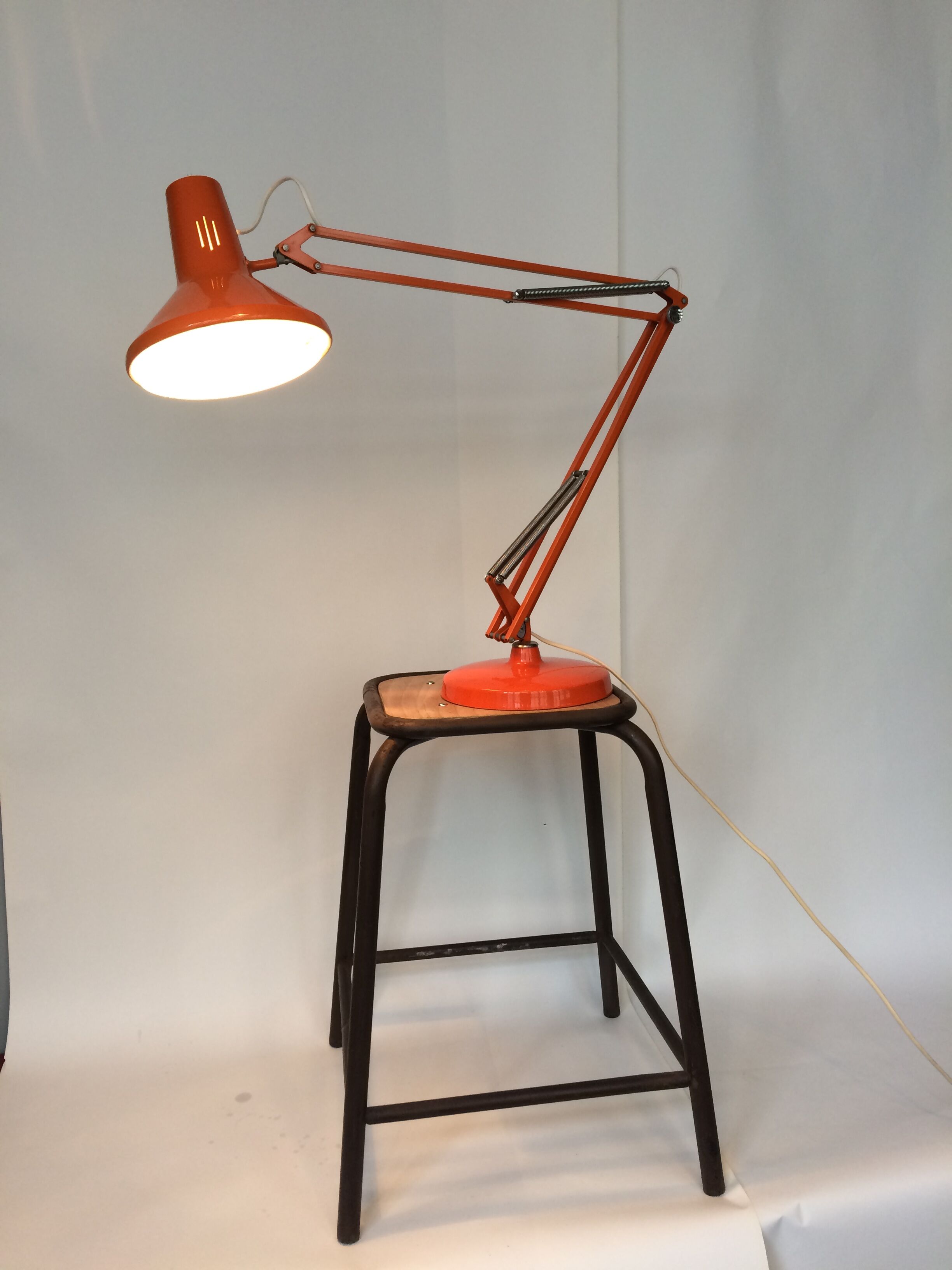 Lampe Luxo sur socle