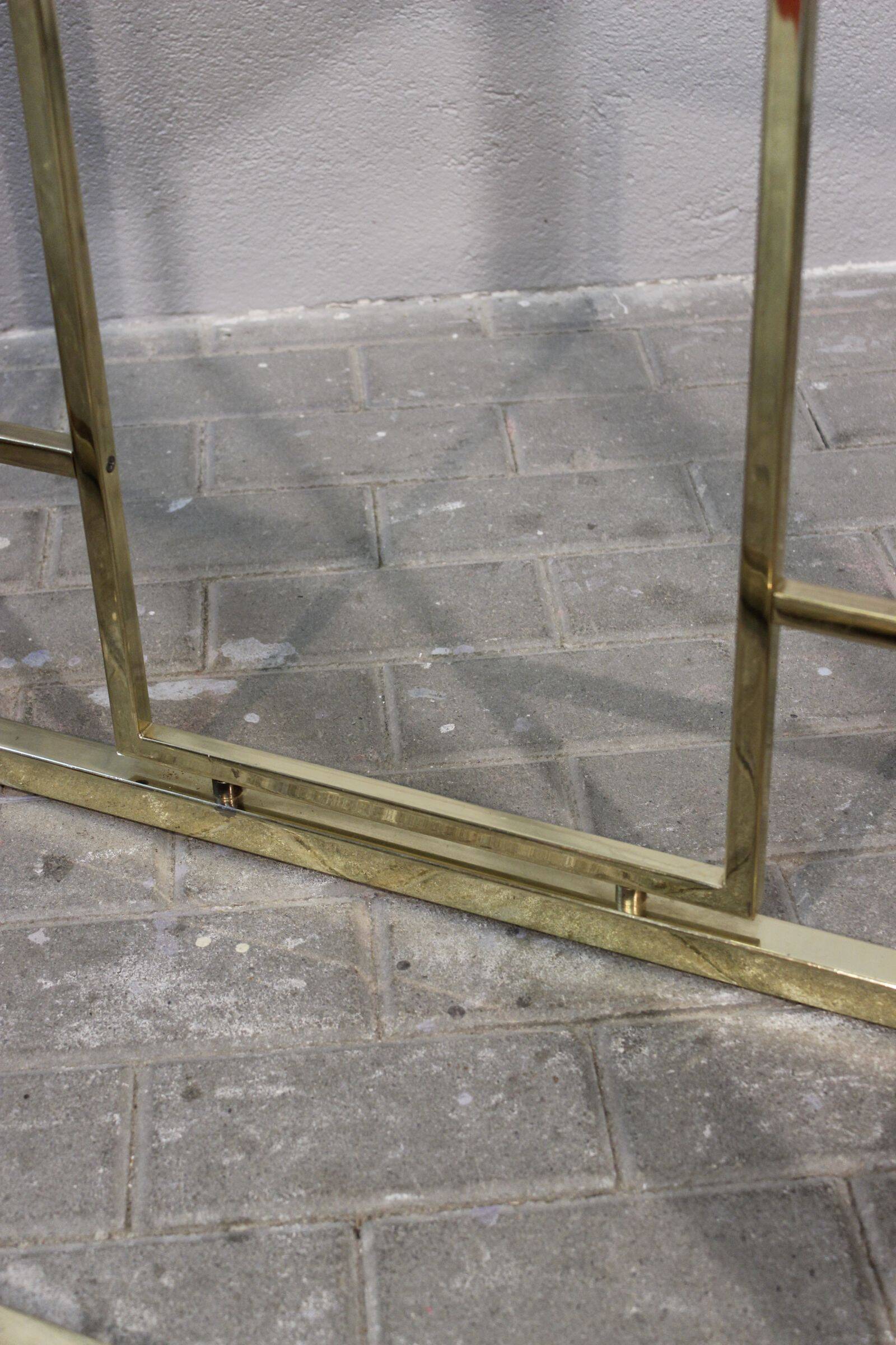 Post-modern shelf in gilded brass, Italy 1970s