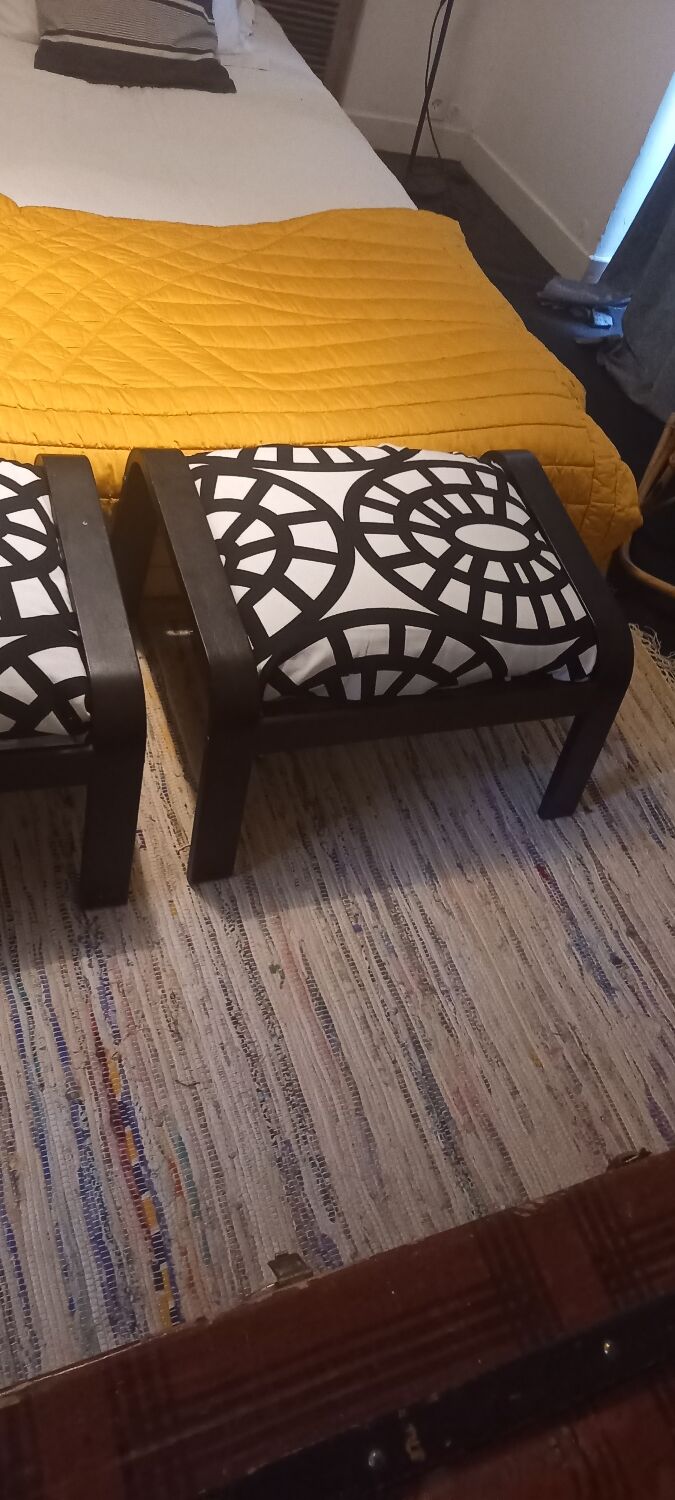 Pair of poufs