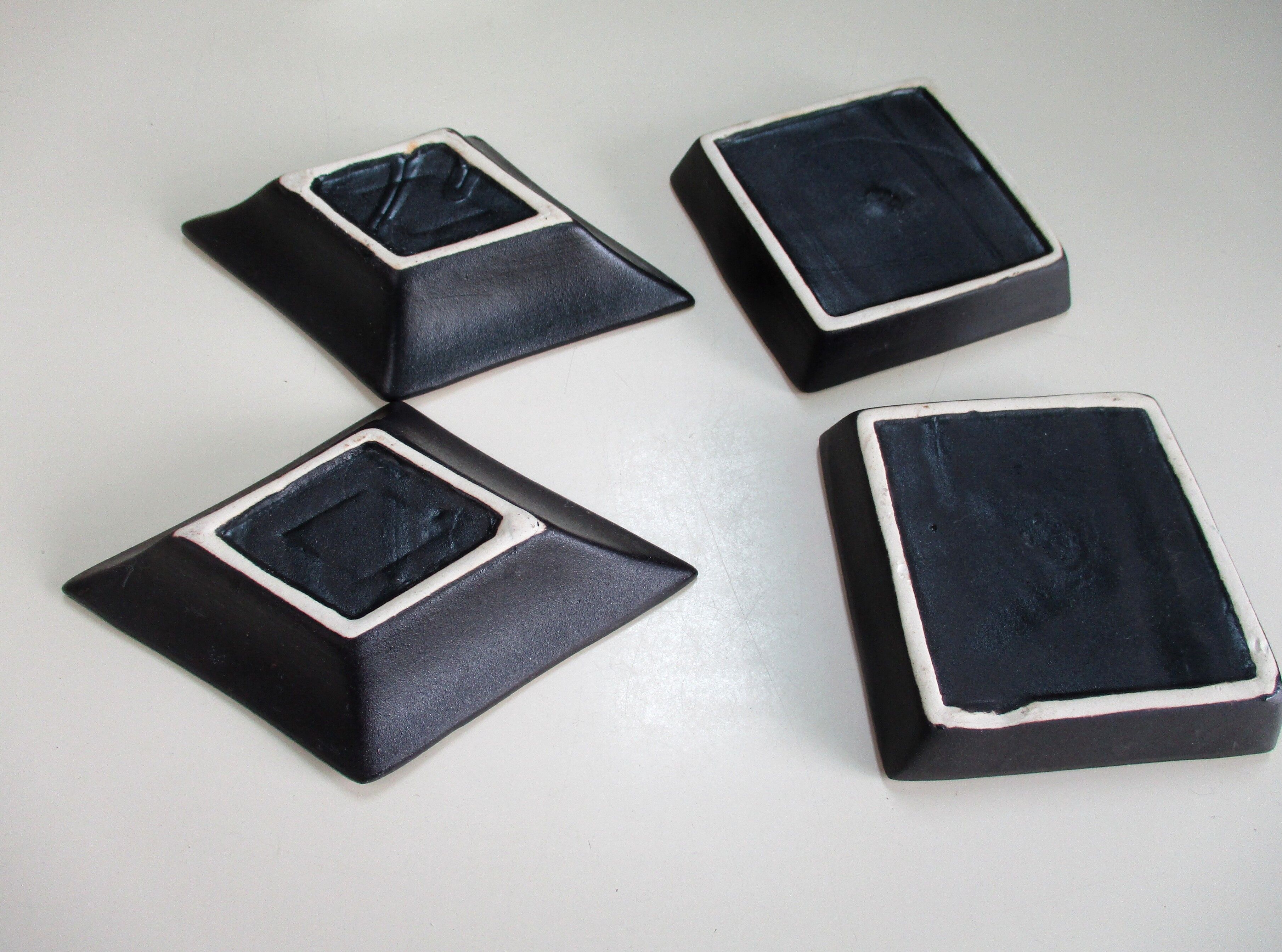 Four ravines, cracked ceramics, for aperitif, sauce, spices