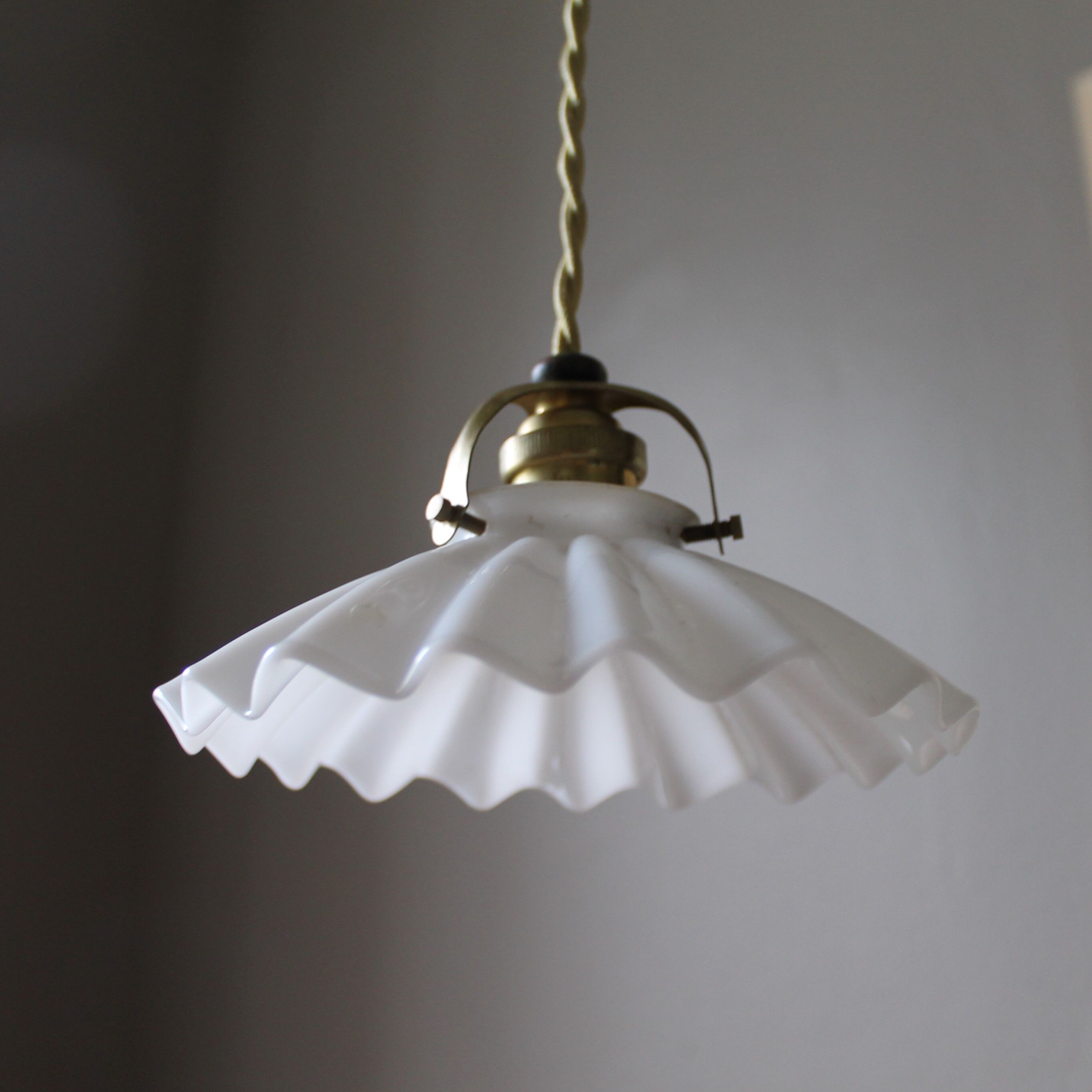 Vintage pendant lamp in opaline