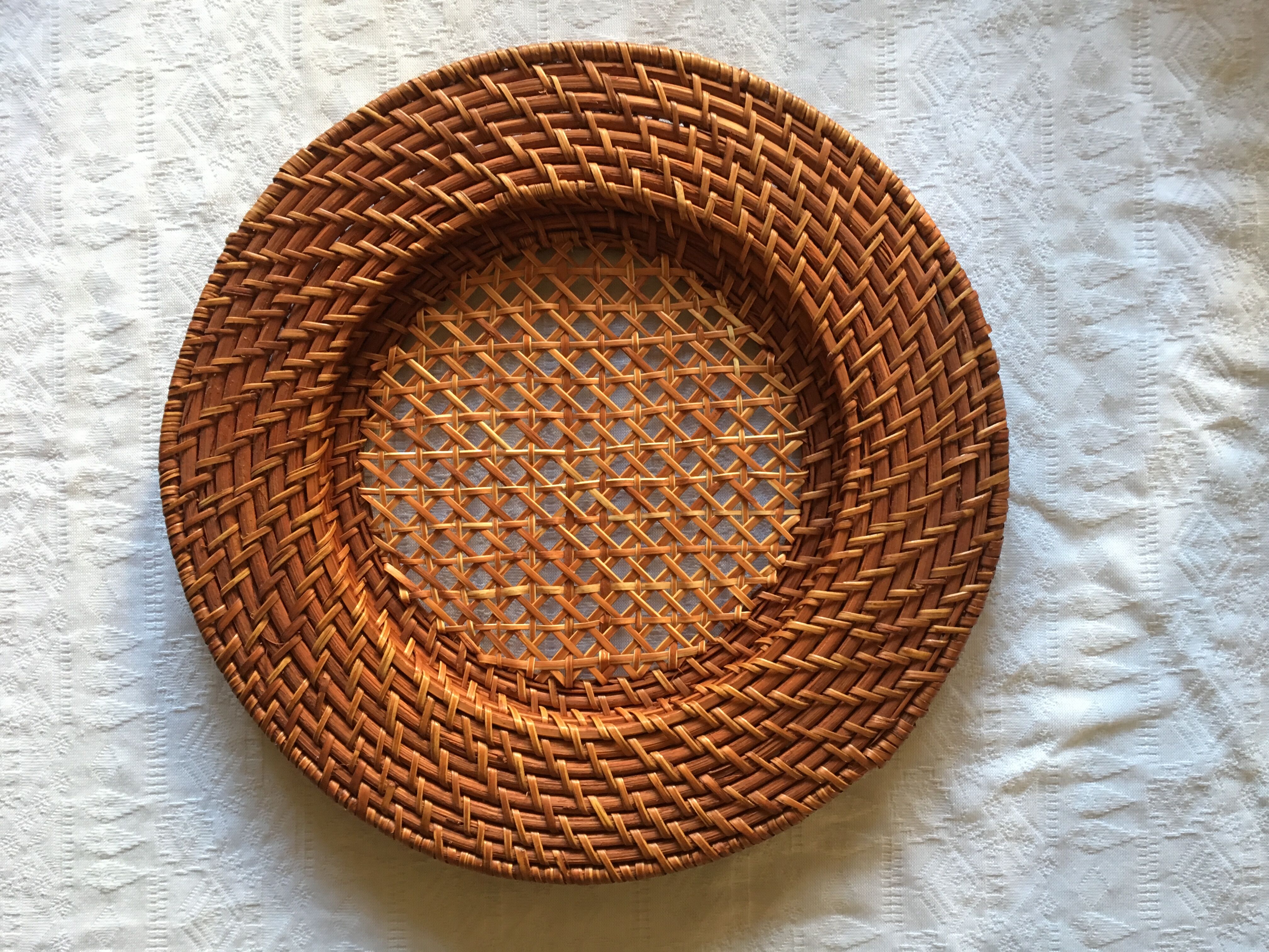 Set of 6 wicker and rattan undertributions