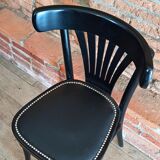 Chaise bistrot cloutée