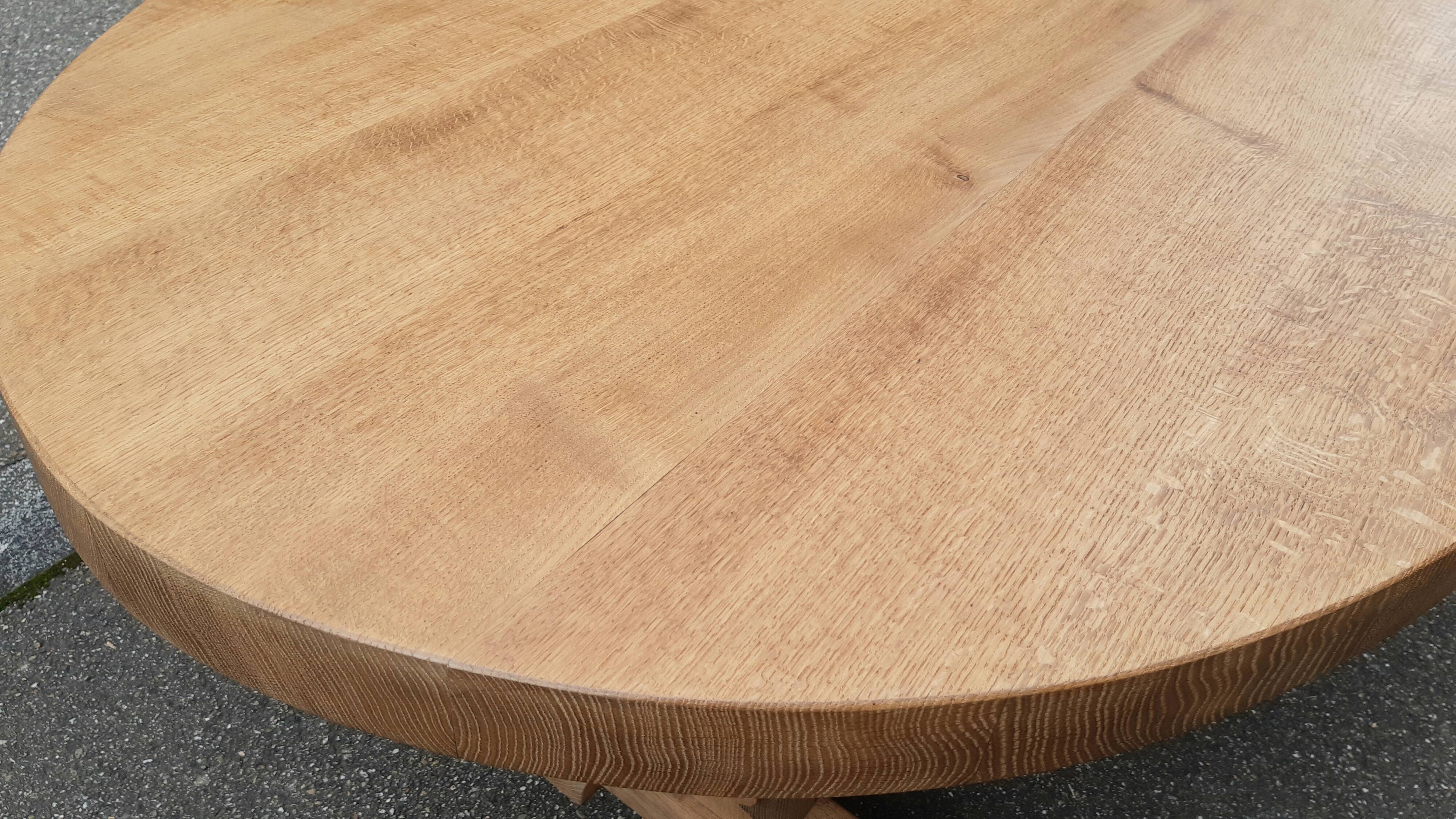 Oval farmhouse table