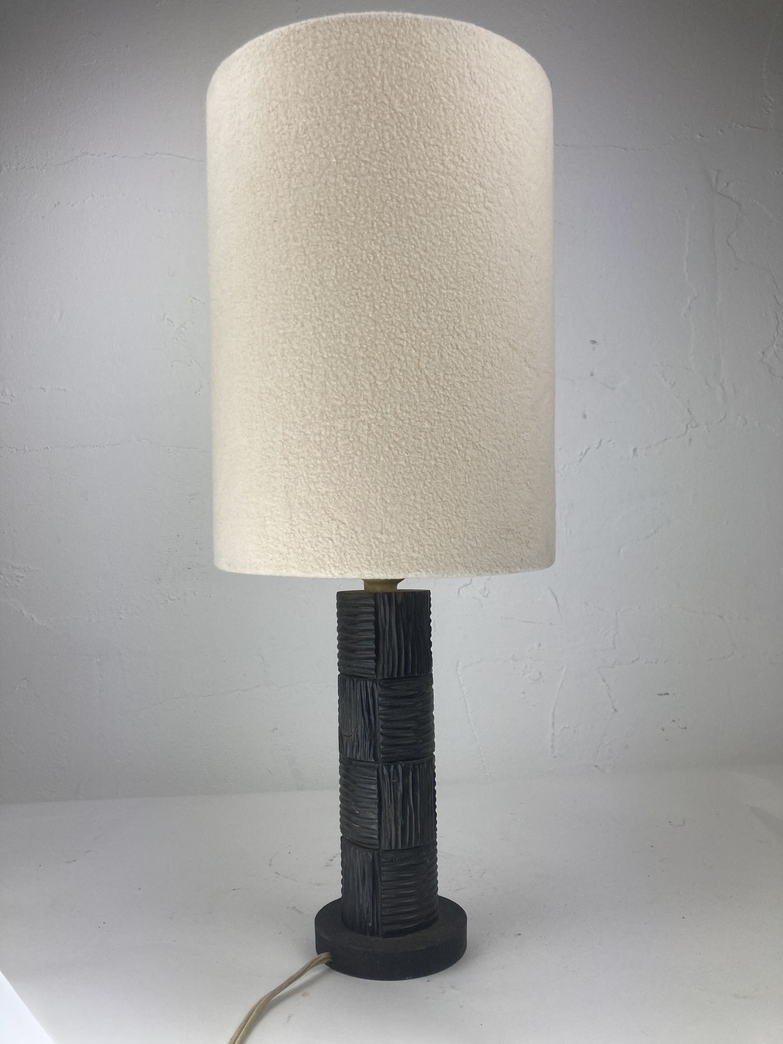 Midcentury brutalist bakelite table lamp, bouclé shade 1960s