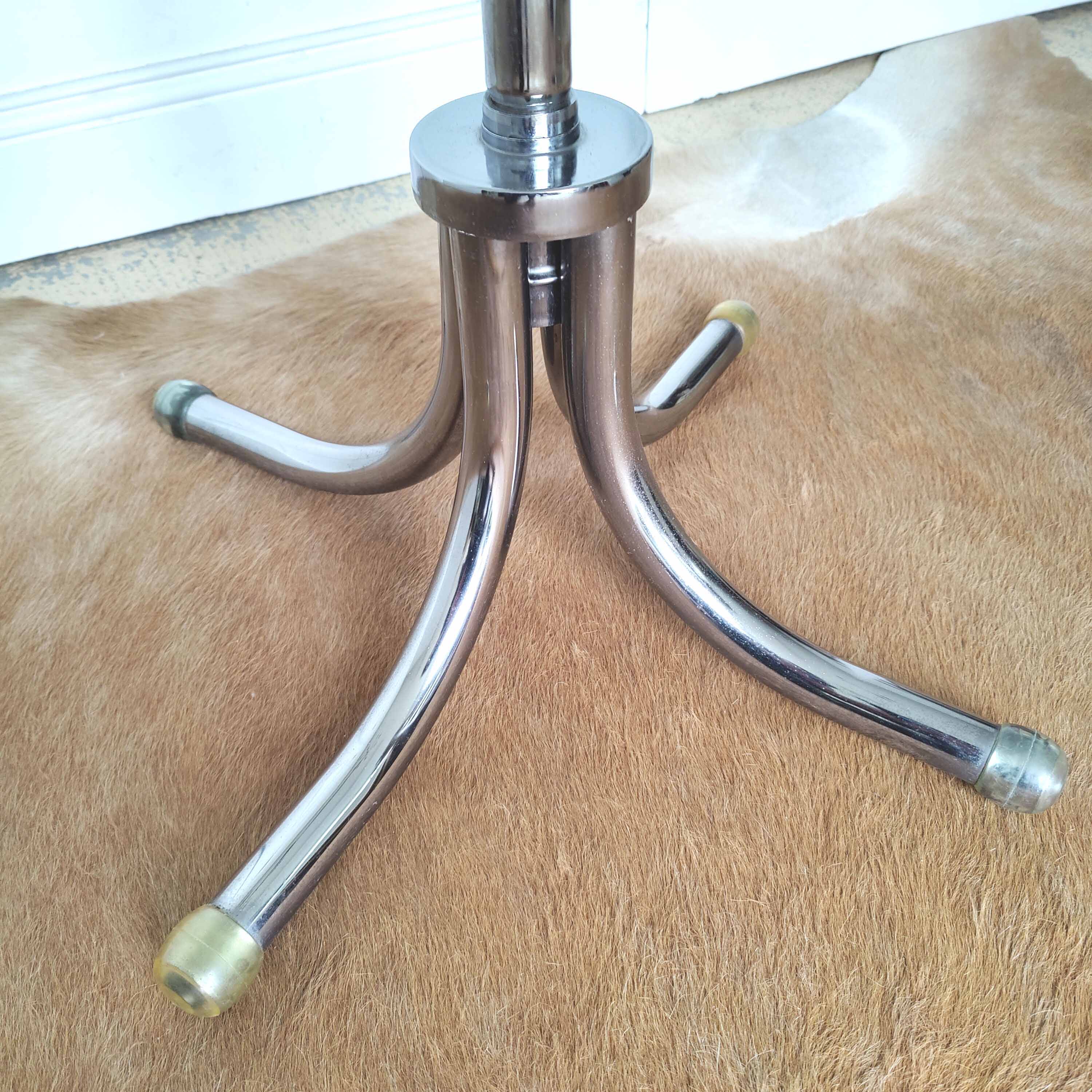 Parrot coat rack