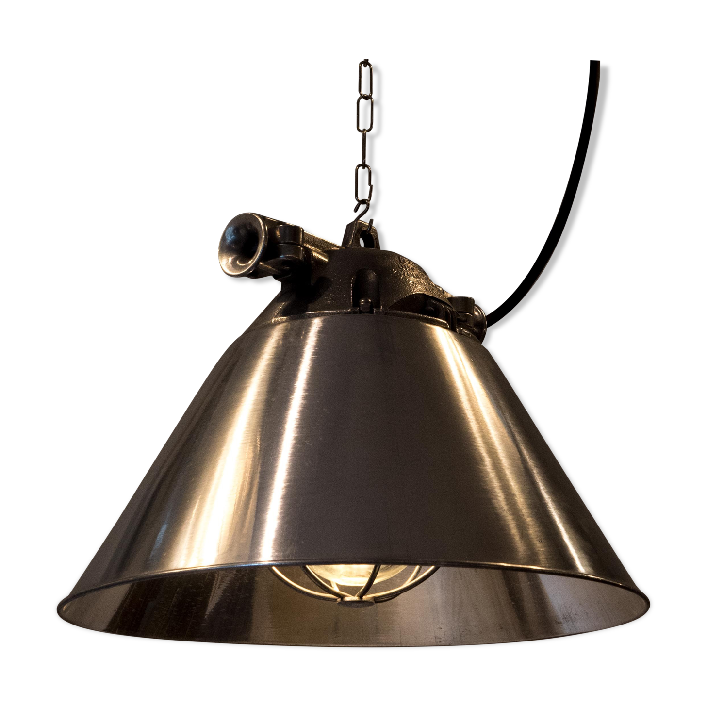 Polish pendant lamp fully polished