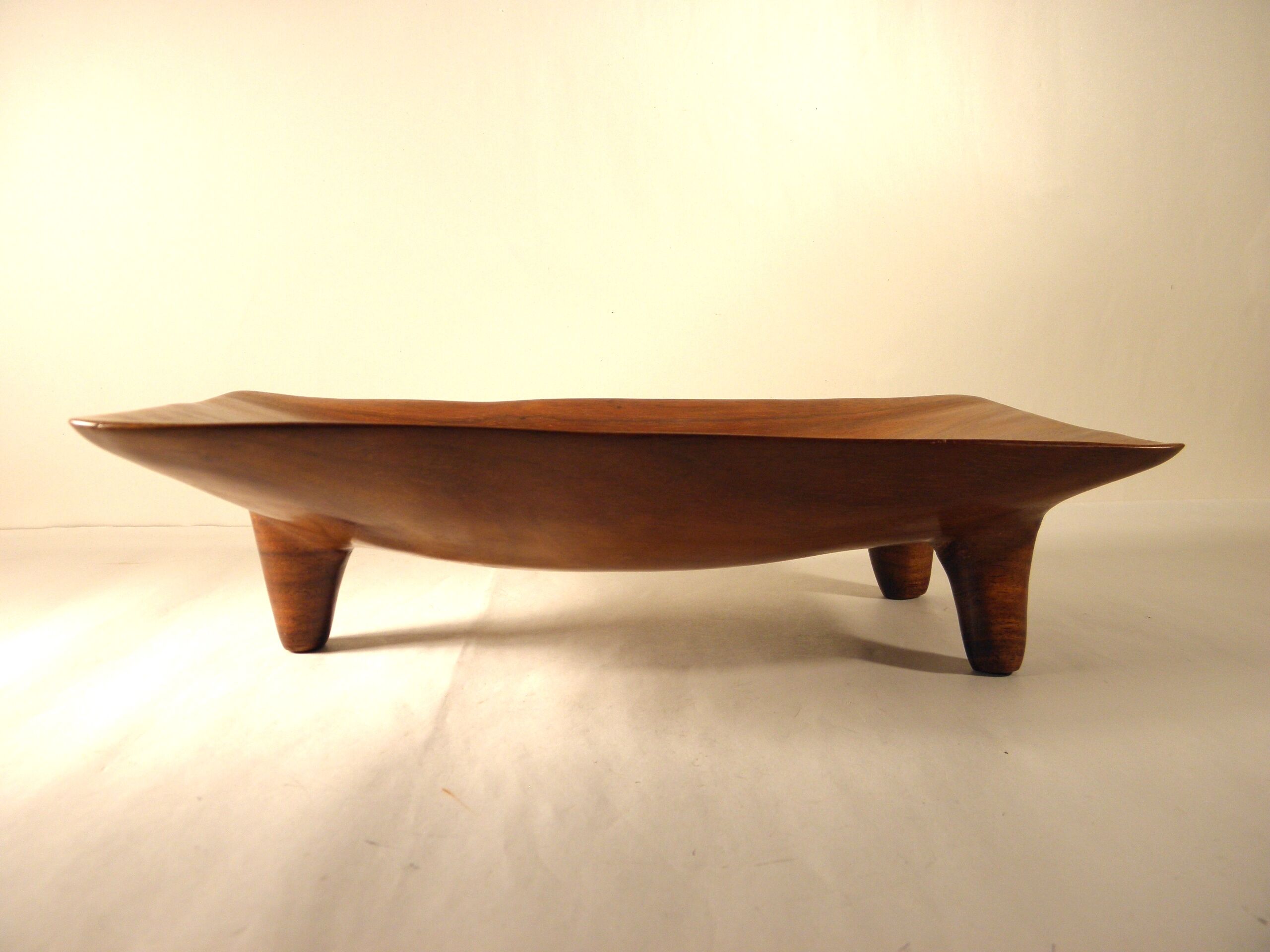 Wooden tripod cut 31 x 17 cm